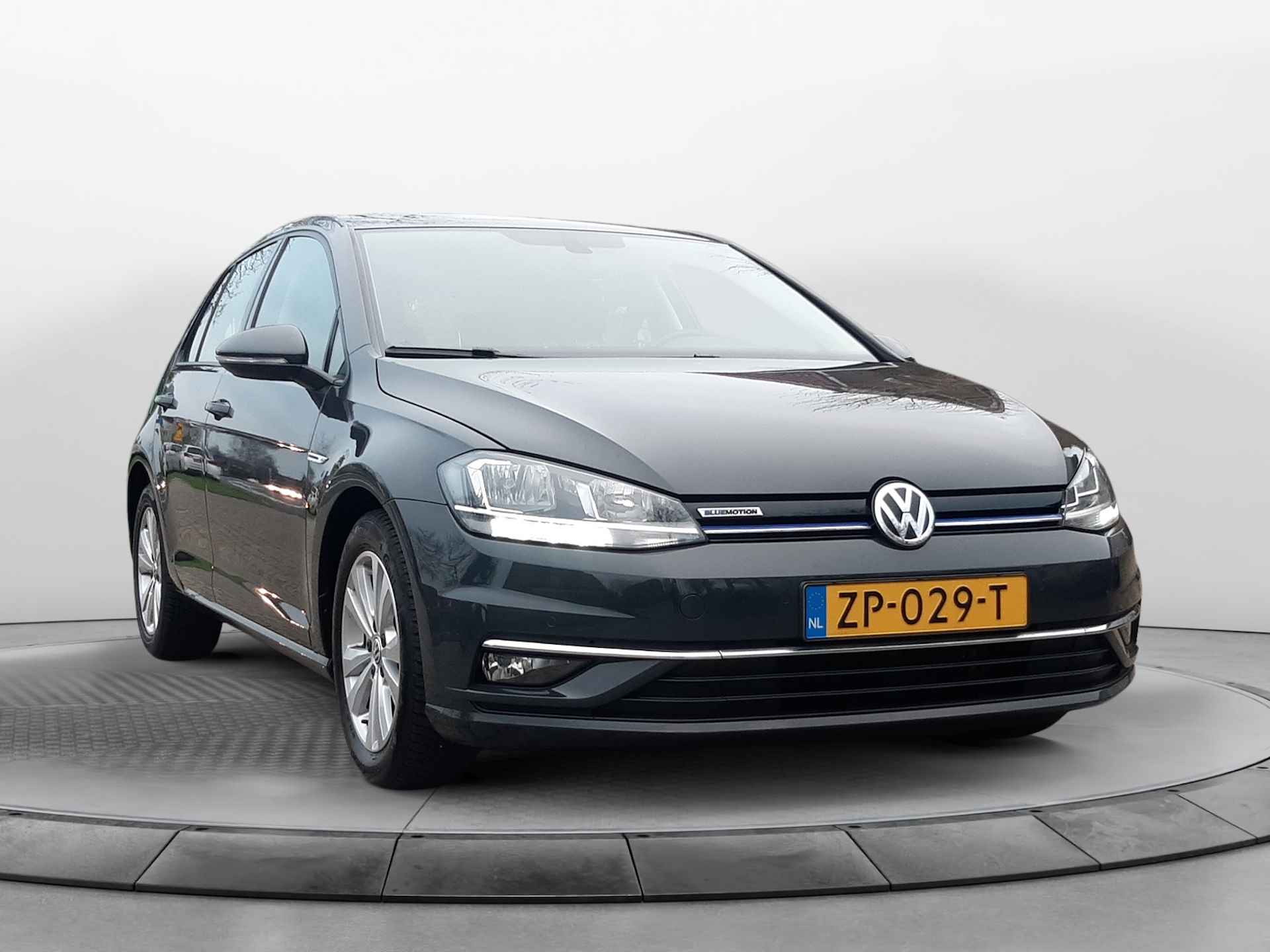 Volkswagen Golf 1.5 TSI Comfortline (131 PK) 1e-Eig, V.W.-Dealer-Onderh, 12-Mnd-BOVAG, NL-Auto, Alarm-Klasse-3, Navigatie/Apple-Carplay/Android-Auto, Adaptive-Cruisecontrol, Parkeersensoren-V+A, Lm-Velgen-16Inch Privacy-Glas - 16/35