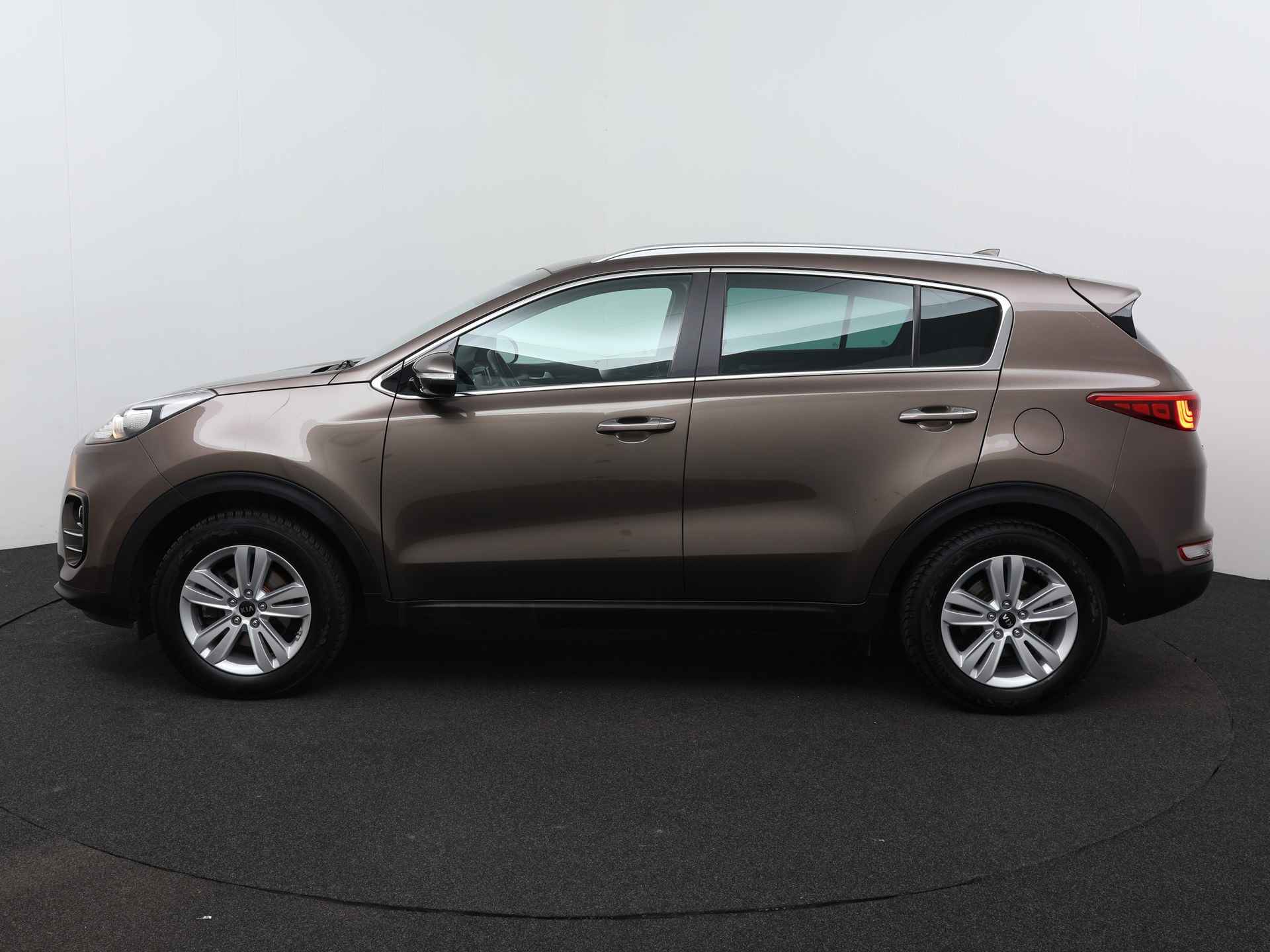 Kia Sportage 1.6 GDI First Edition Camera, DAB, trekhaak - 10/27