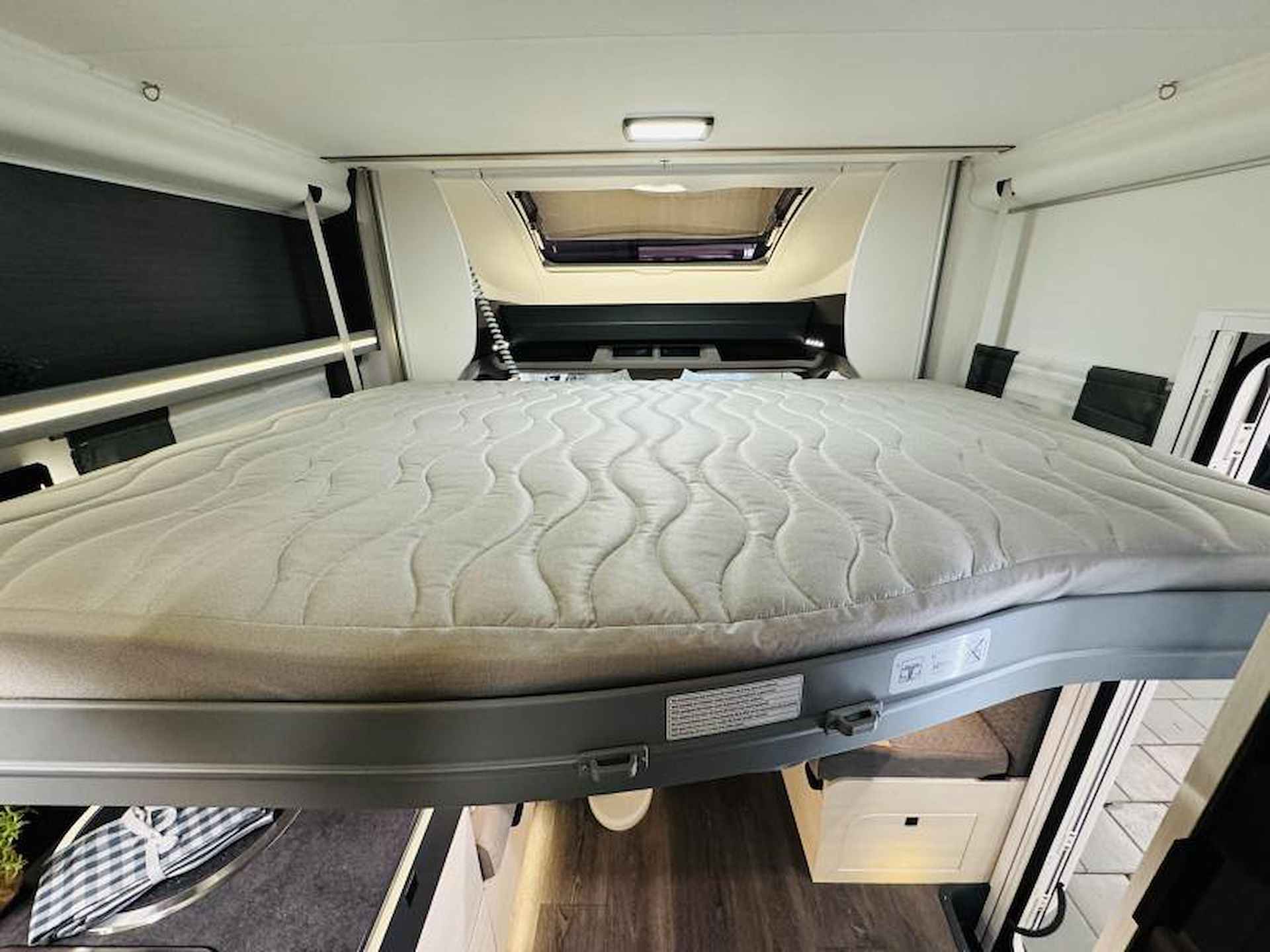 Challenger Graphite Premium 328 Automaat Queensbed Hefbed - 20/23