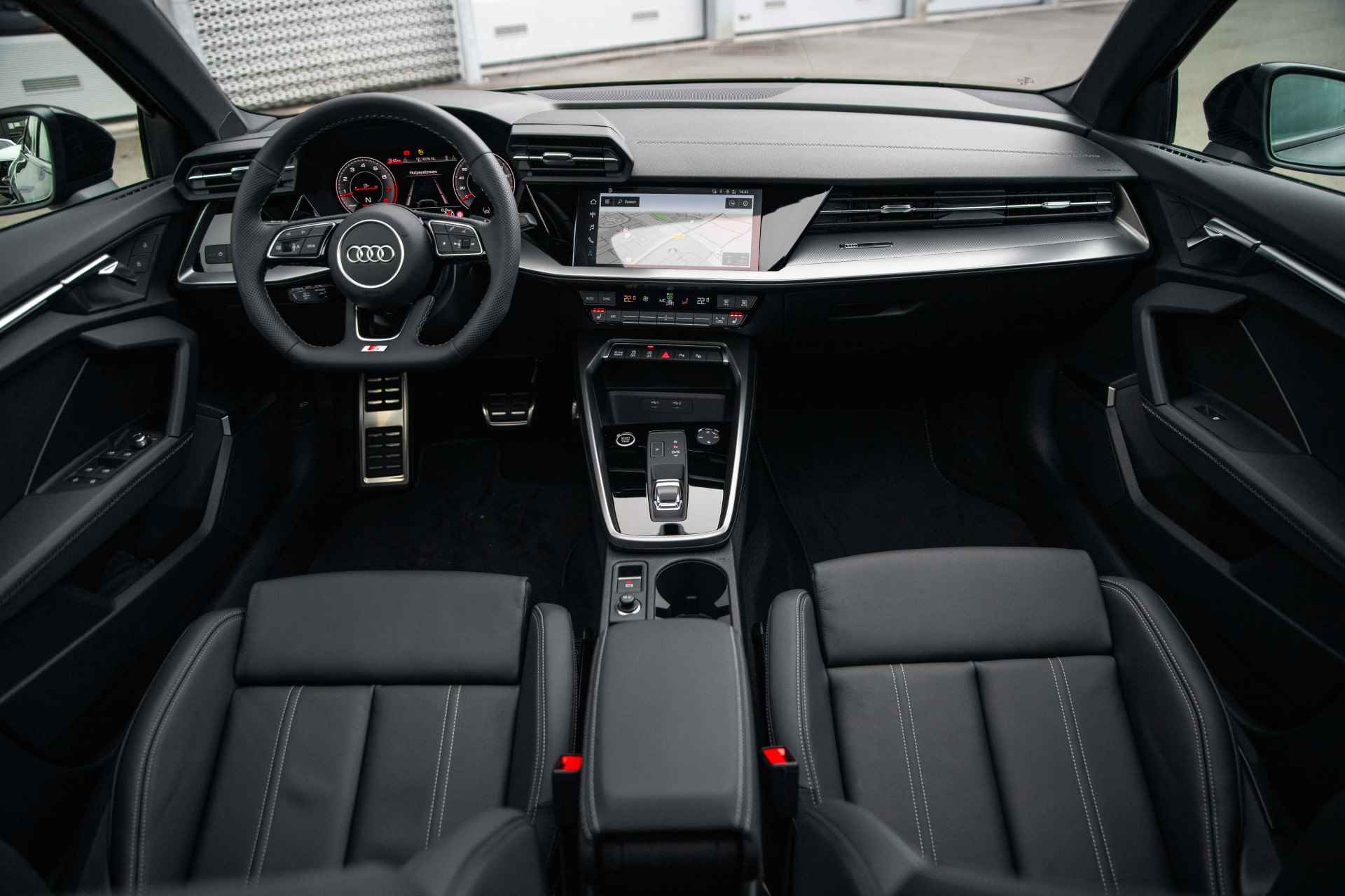 Audi A3 Limousine 35 TFSI 150 pk S edition | Sonos | Adaptive cruise | 19" - 7/22