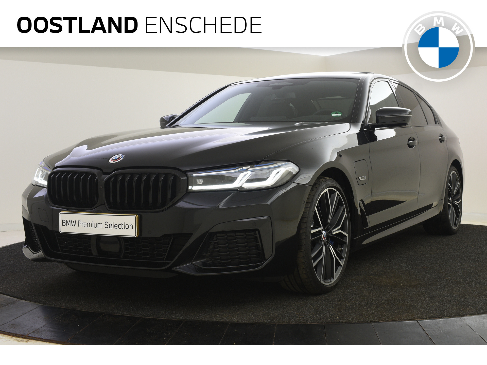 BMW 5 Serie 545e xDrive High Executive M Sportpakket / Schuif-kanteldak / Massagefunctie / Laserlight / Active Steering / Parking Assistant Plus