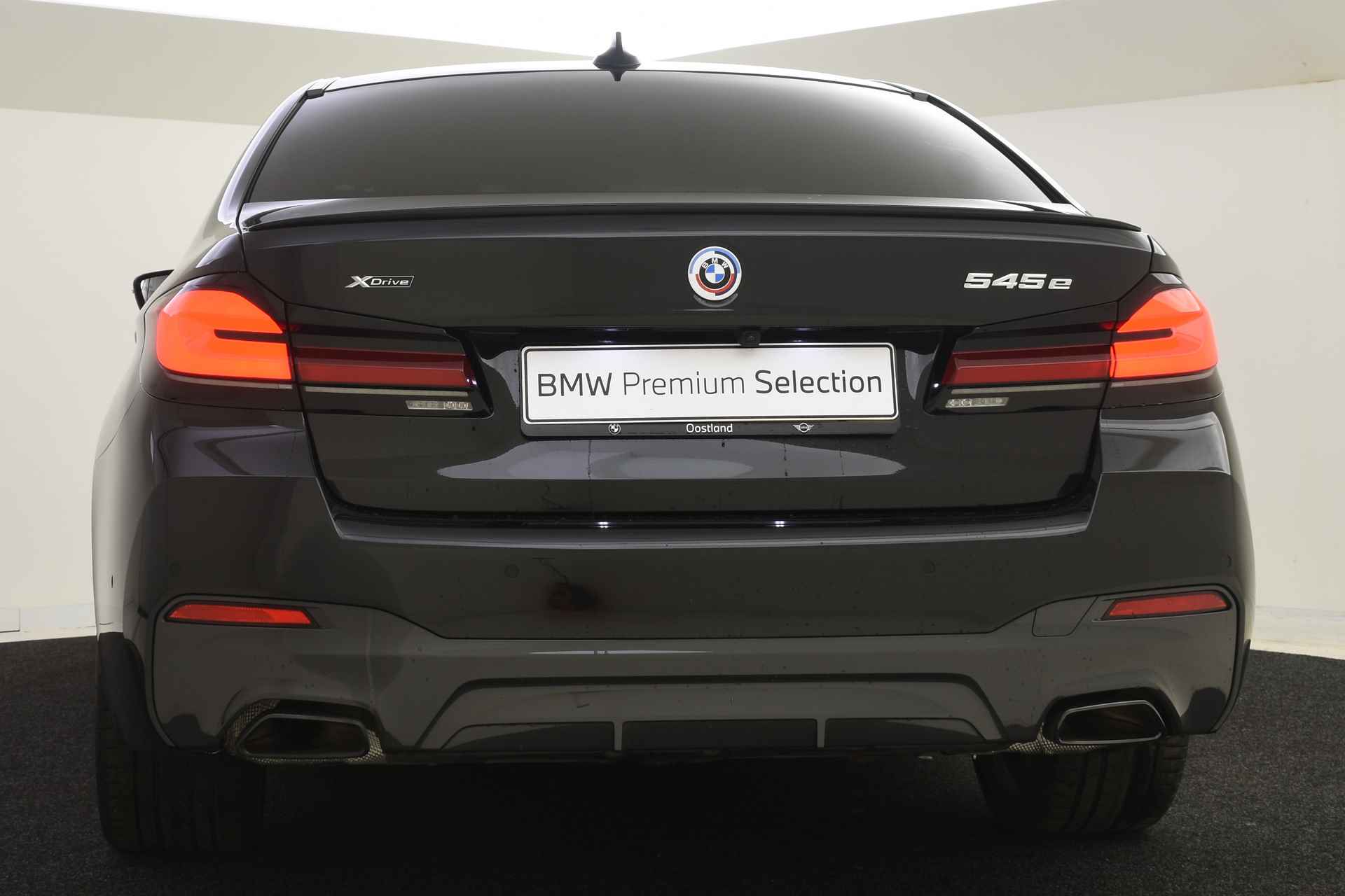BMW 5 Serie 545e xDrive High Executive M Sportpakket / Schuif-kanteldak / Massagefunctie / Laserlight / Active Steering / Parking Assistant Plus - 10/57