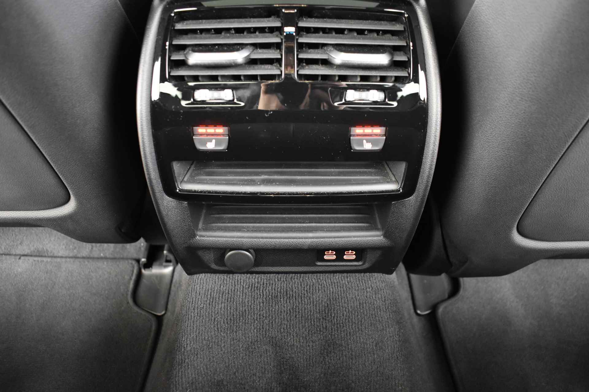 BMW 5 Serie 545e xDrive High Executive M Sportpakket / Schuif-kanteldak / Massagefunctie / Laserlight / Active Steering / Parking Assistant Plus - 22/57
