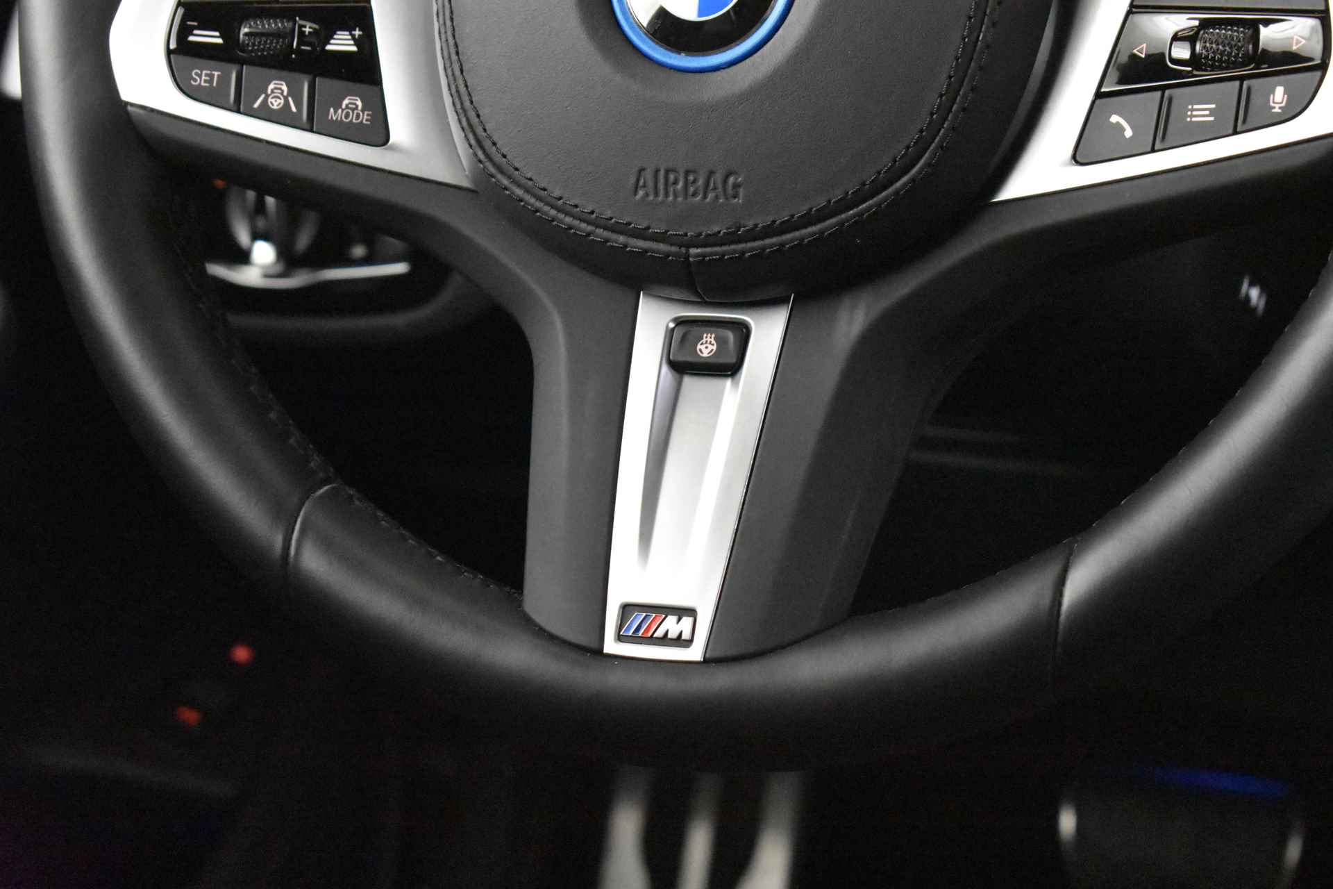 BMW 5 Serie 545e xDrive High Executive M Sportpakket / Schuif-kanteldak / Massagefunctie / Laserlight / Active Steering / Parking Assistant Plus - 28/57