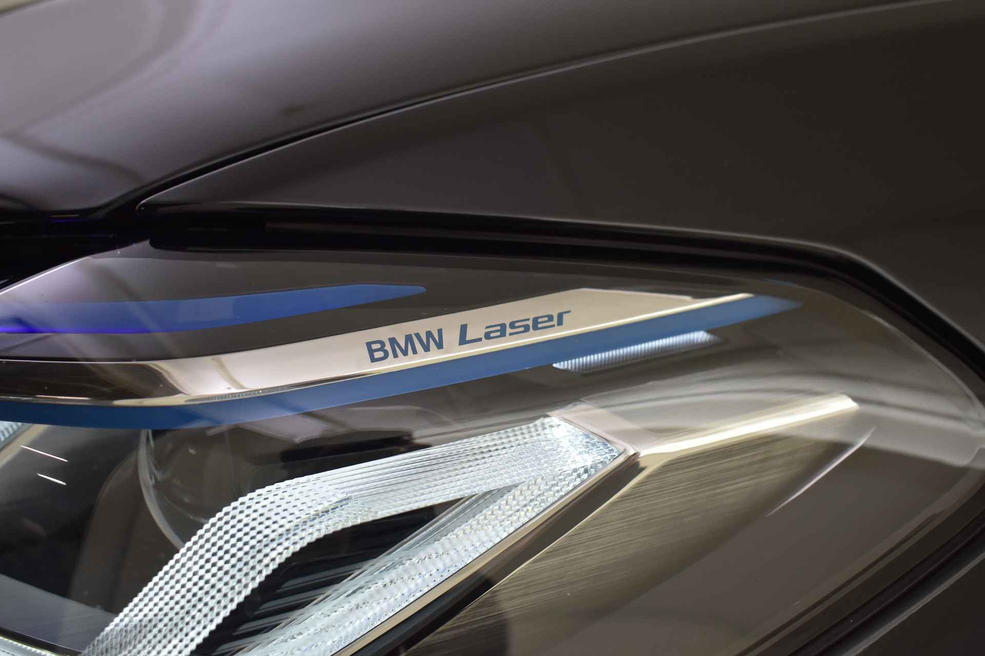 BMW 5 Serie 545e xDrive High Executive M Sportpakket / Schuif-kanteldak / Massagefunctie / Laserlight / Active Steering / Parking Assistant Plus - 55/57