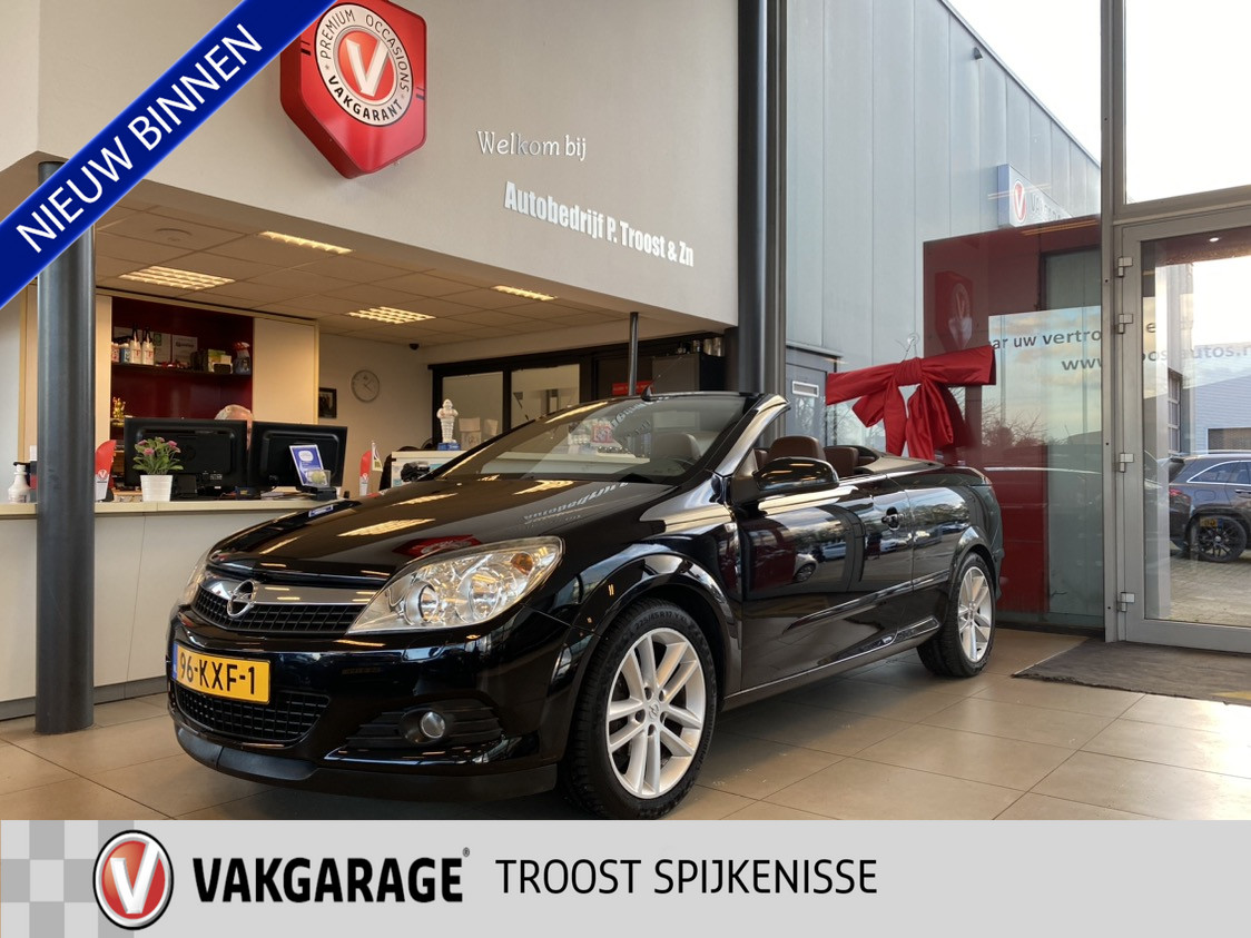 Opel Astra TwinTop 1.8 Enjoy,NL Auto,Elektrisch Bedienbarekap,Leder&Stoelverwarming,Keyless Entry,Achteruitrijsensoren,Climate&Cruiscontrol