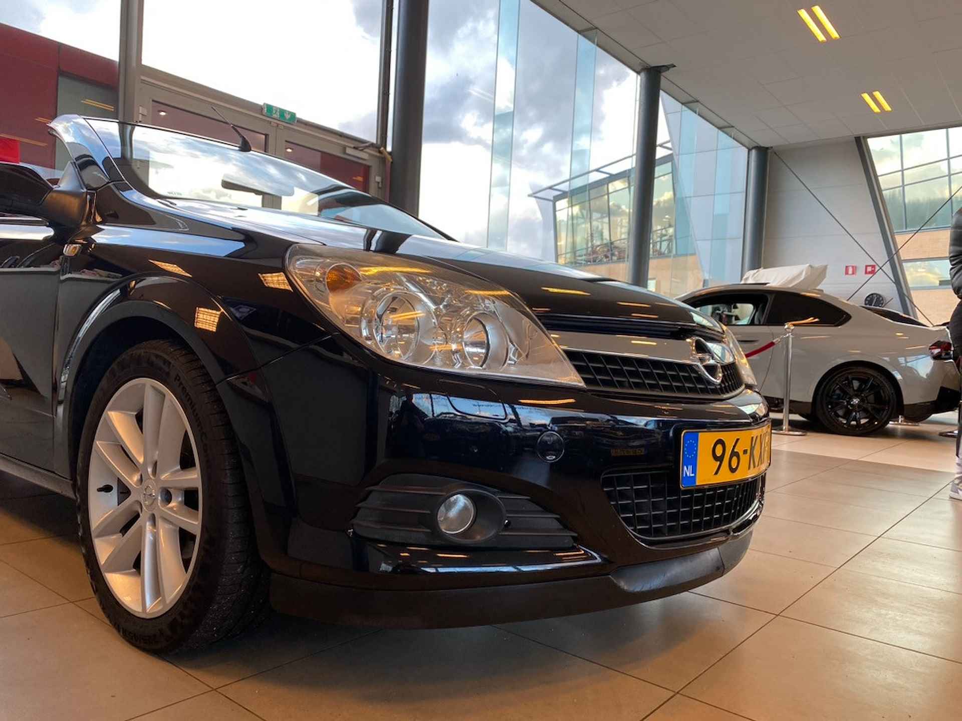 Opel Astra TwinTop 1.8 Enjoy,NL Auto,Elektrisch Bedienbarekap,Leder&Stoelverwarming,Keyless Entry,Achteruitrijsensoren,Climate&Cruiscontrol - 9/30