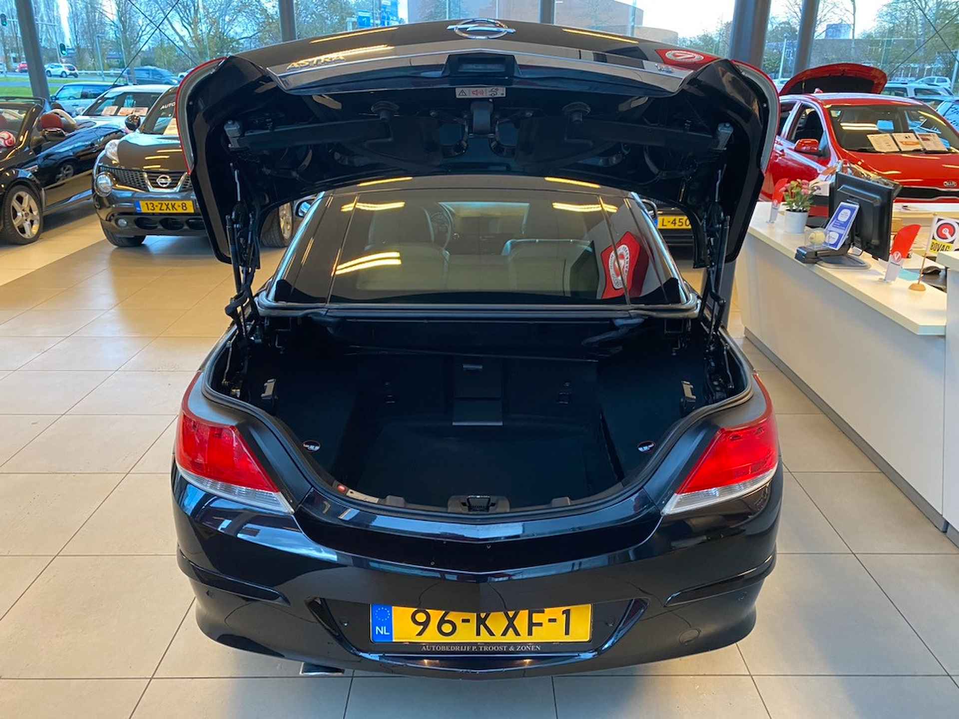 Opel Astra TwinTop 1.8 Enjoy,NL Auto,Elektrisch Bedienbarekap,Leder&Stoelverwarming,Keyless Entry,Achteruitrijsensoren,Climate&Cruiscontrol - 13/30