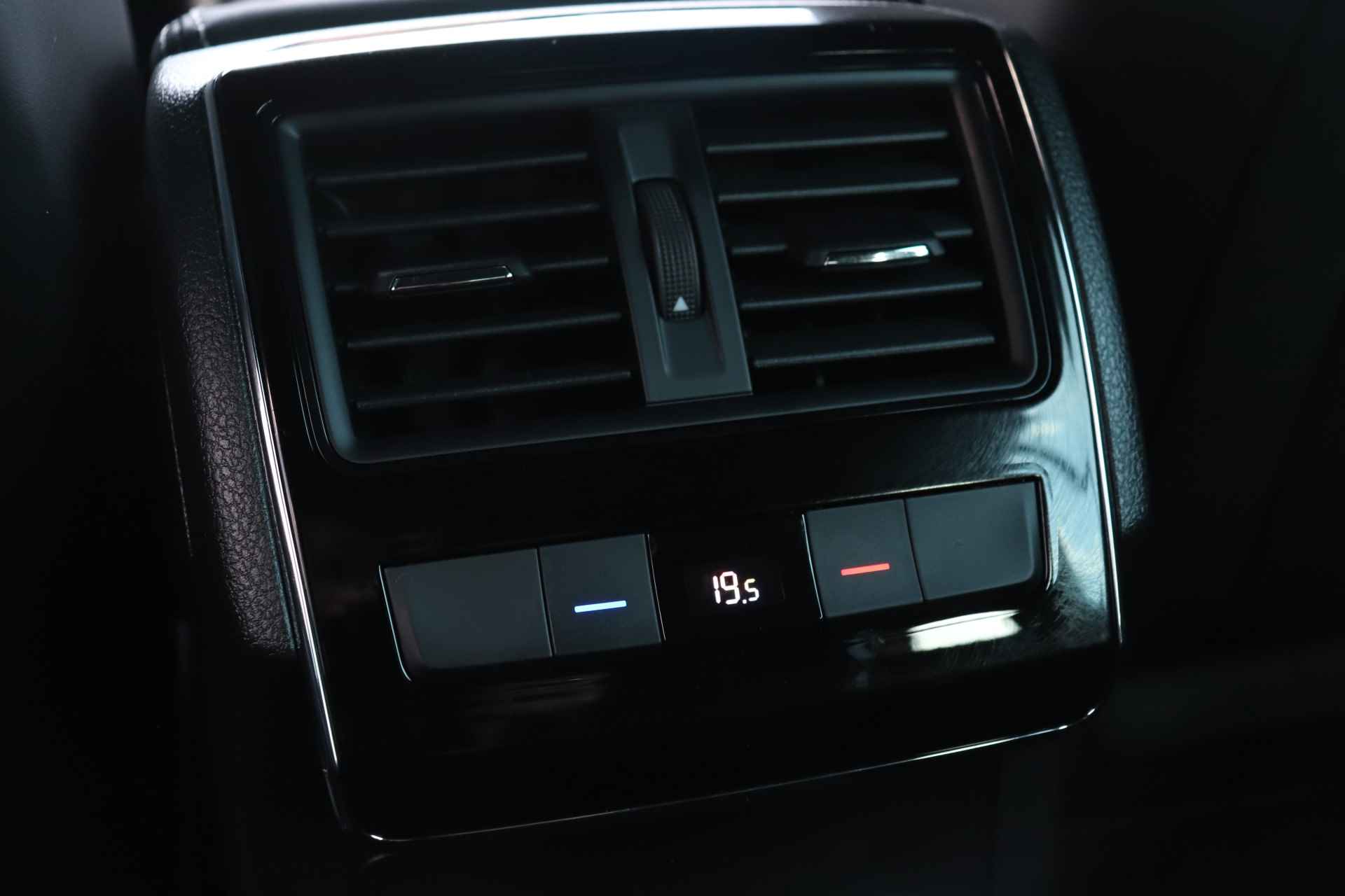 Škoda Superb Combi 2.0 TSI 190pk AUTOMAAT Sportline Business | Stoel- & stuurwielverwarming | Adaptieve cruise control | Elektrische bestuurdersstoel incl. geheugen | - 12/39