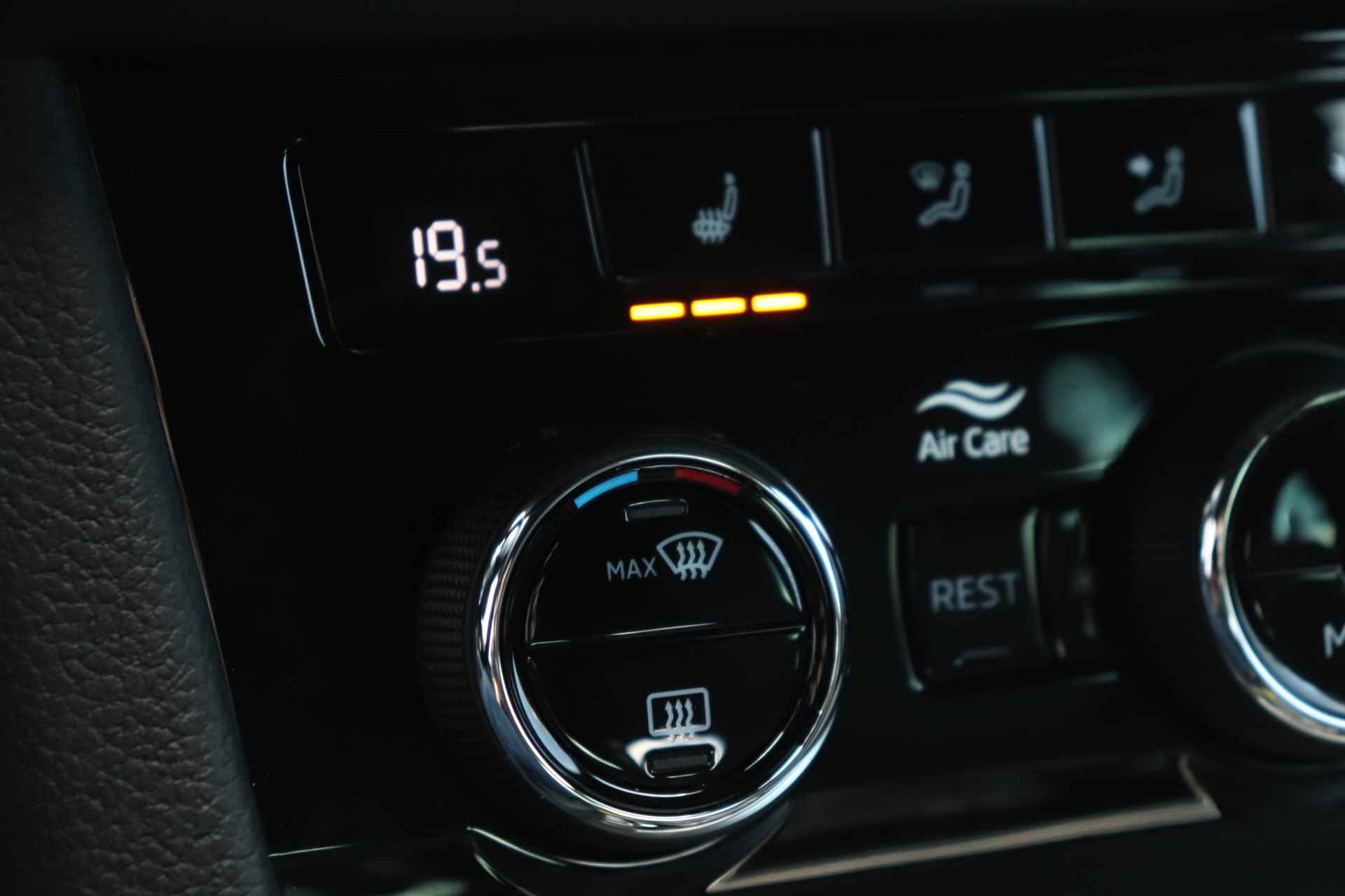 Škoda Superb Combi 2.0 TSI 190pk AUTOMAAT Sportline Business | Stoel- & stuurwielverwarming | Adaptieve cruise control | Elektrische bestuurdersstoel incl. geheugen | - 33/39