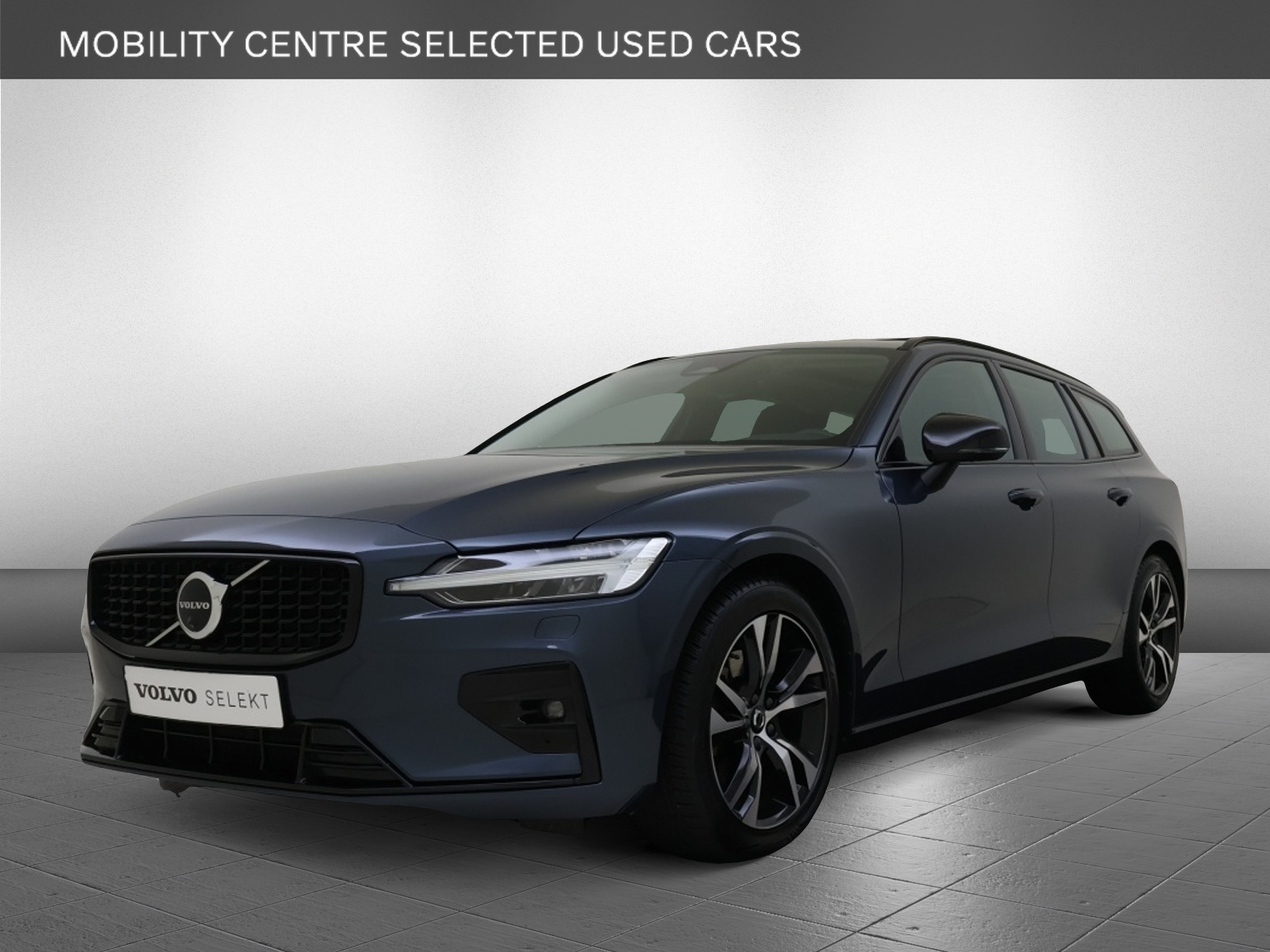 Volvo V60 2.0 B3 Plus Dark Volle auto! | Trekhaak | 360 | Panoramadak