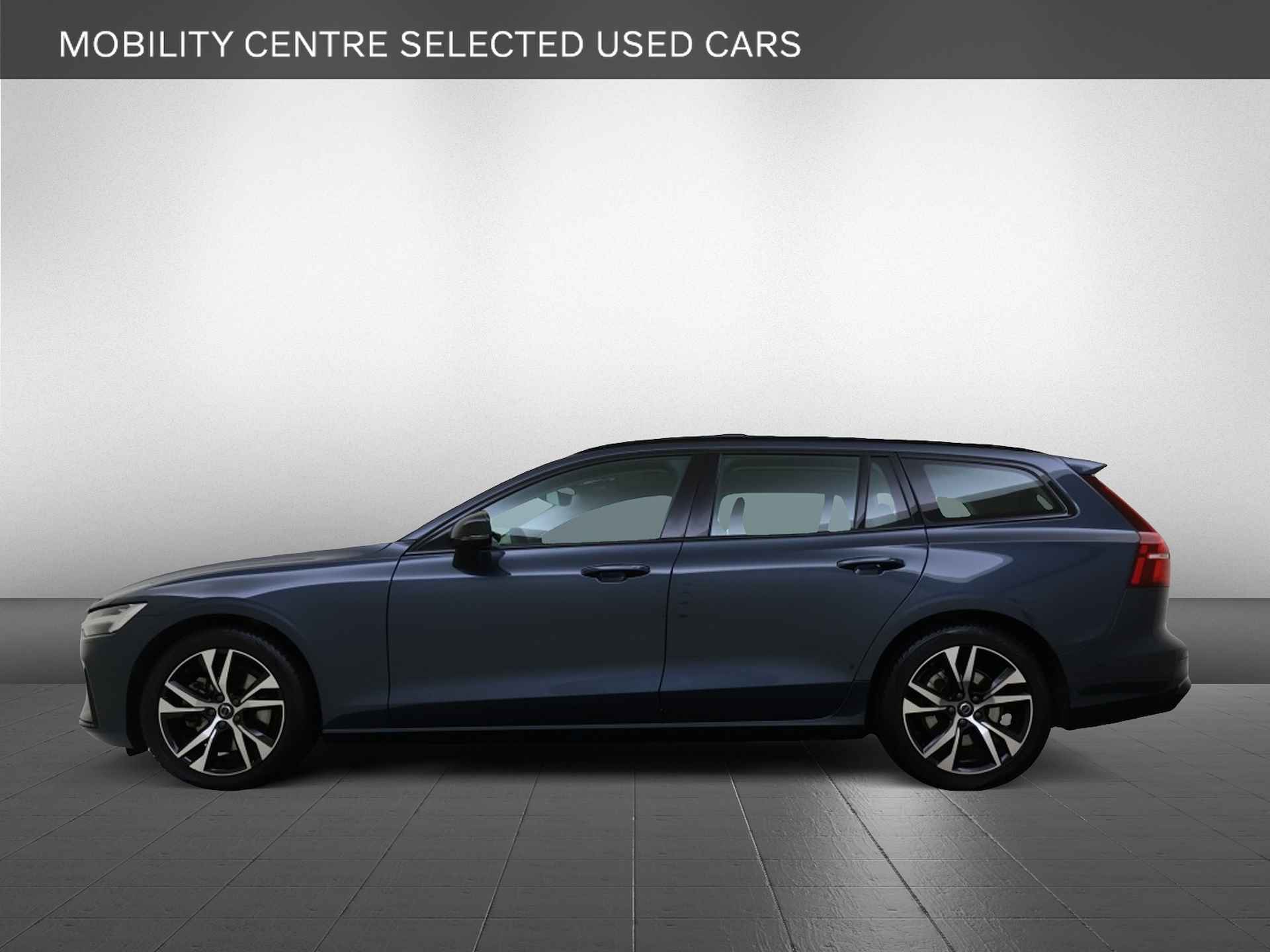 Volvo V60 2.0 B3 Plus Dark Volle auto! | Trekhaak | 360 | Panoramadak - 2/36