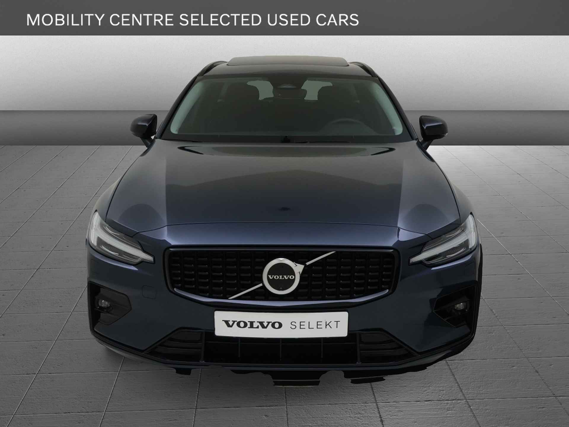 Volvo V60 2.0 B3 Plus Dark Volle auto! | Trekhaak | 360 | Panoramadak - 3/36