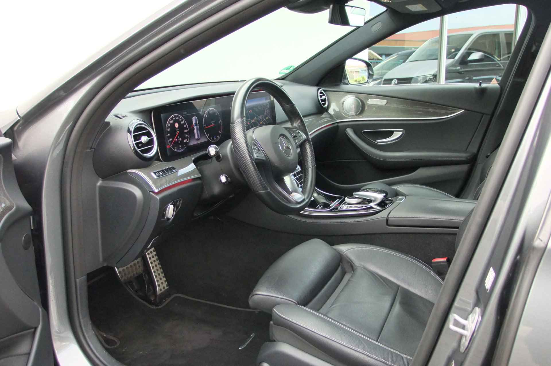 Mercedes-Benz E-Klasse All-Terrain 220 d 4MATIC Prestige Plus / Carbon / 20 inch/ Panorama/ Leer / Trekhaak af-fabriek / Burmester - 19/36