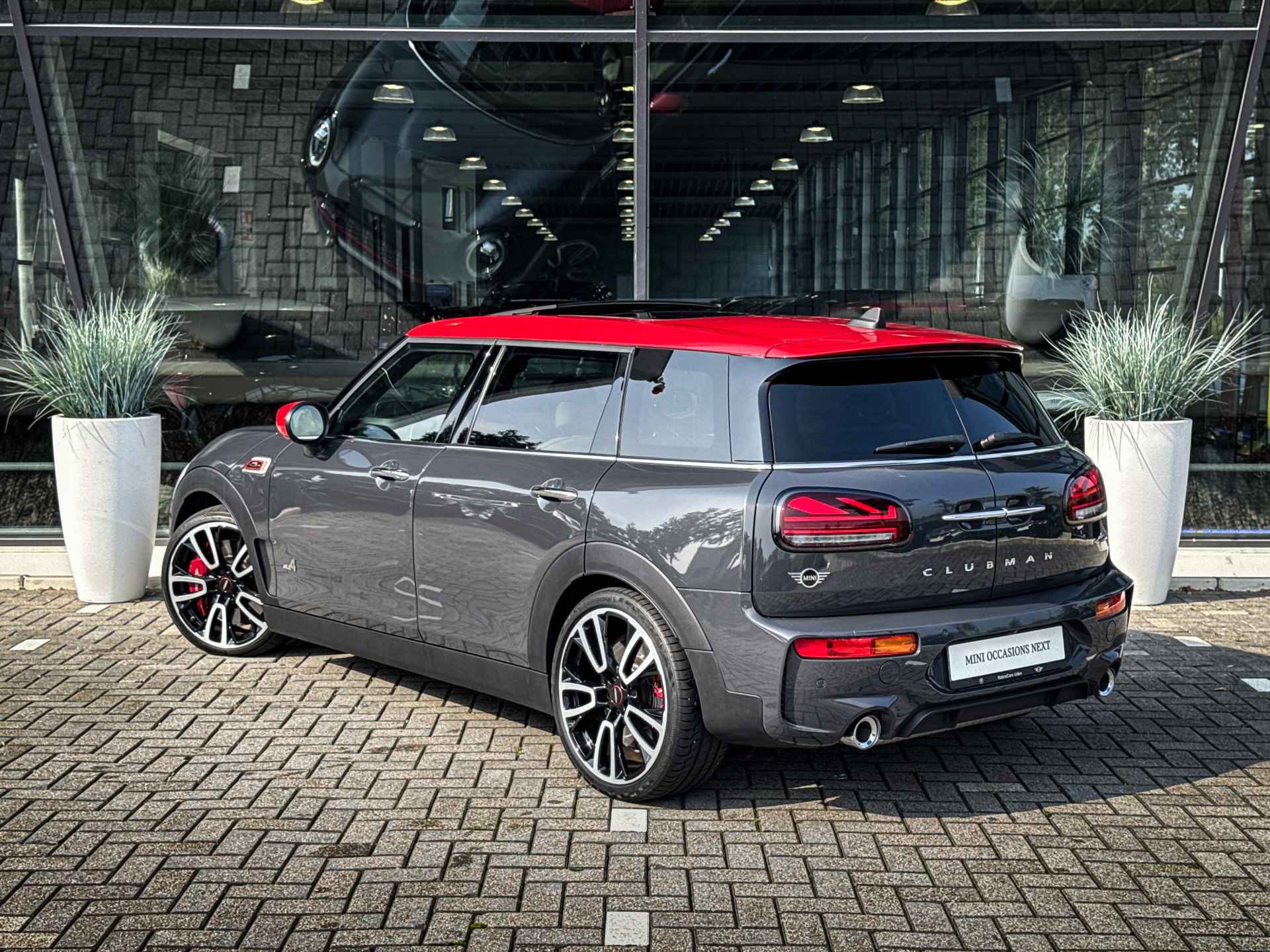 MINI Clubman JCW ALL4 Chili Automaat / Panoramadak / Achteruitrijcamera / Stoelverwarming / LED / Harman Kardon / Head-Up / Cruise Control / Comfort Access - 8/37