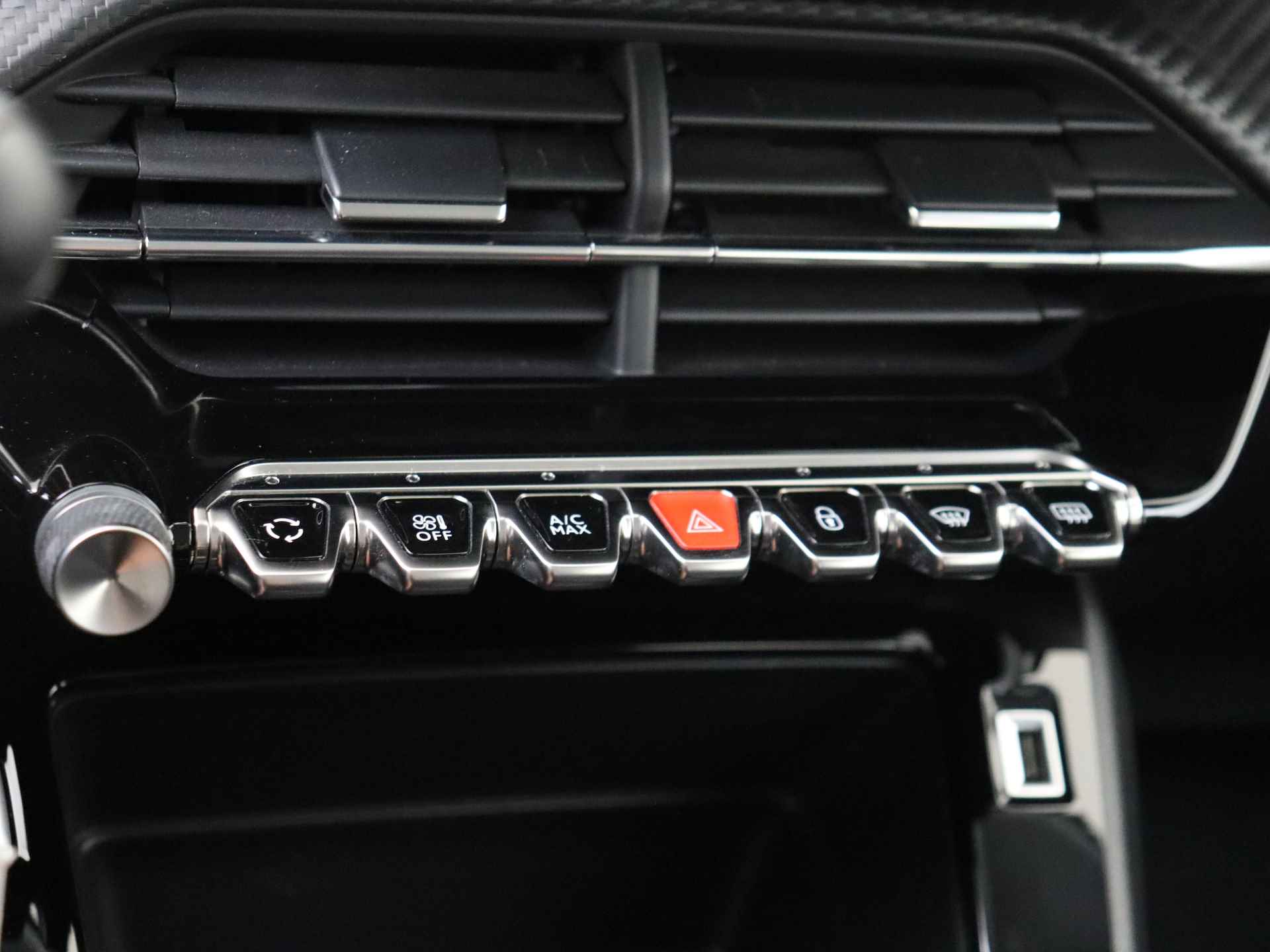 Peugeot 208 1.2 PureTech Blue Lease Active | Navigatie | Parkeer sensor achter | Airco - 23/31