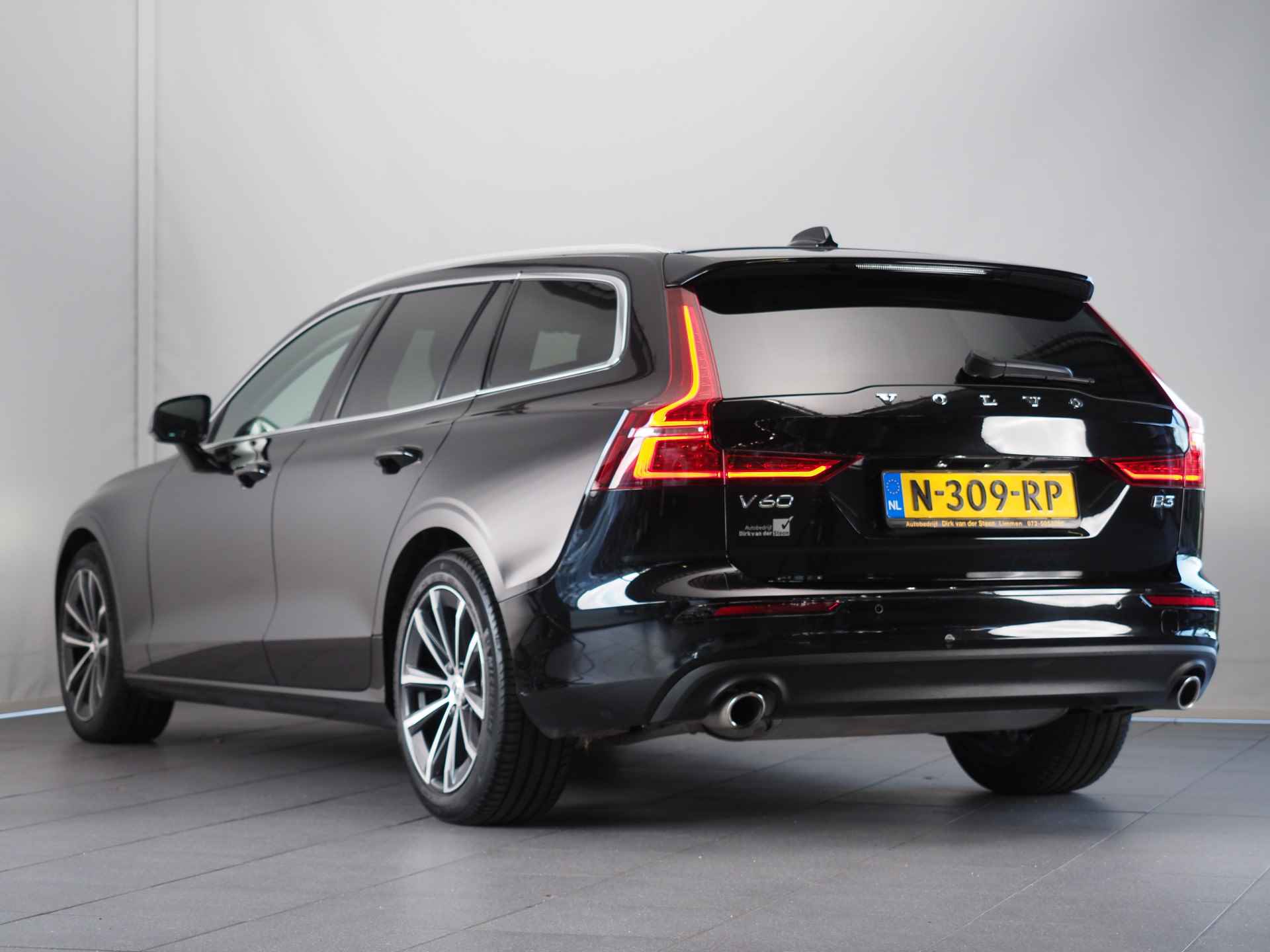 Volvo V60 2.0 B3 Business Pro | achteruitrijcamera | Parkeersensor Voor en Achter | Cruise Control | Apple CarPlay/Andriod Auto | DAB | LED | Keyless Entry/Start | Verwarmde Voorruit | - 4/37