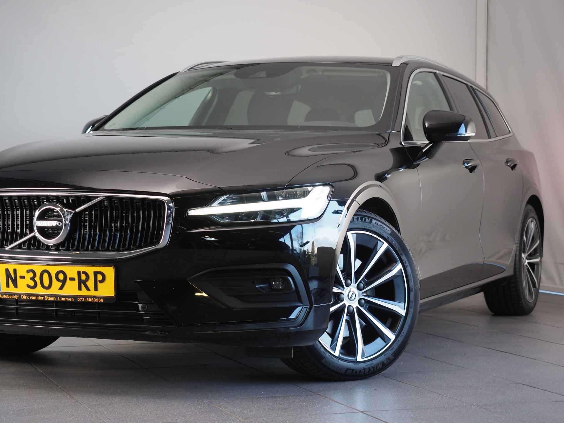 Volvo V60 2.0 B3 Business Pro | achteruitrijcamera | Parkeersensor Voor en Achter | Cruise Control | Apple CarPlay/Andriod Auto | DAB | LED | Keyless Entry/Start | Verwarmde Voorruit | - 14/37