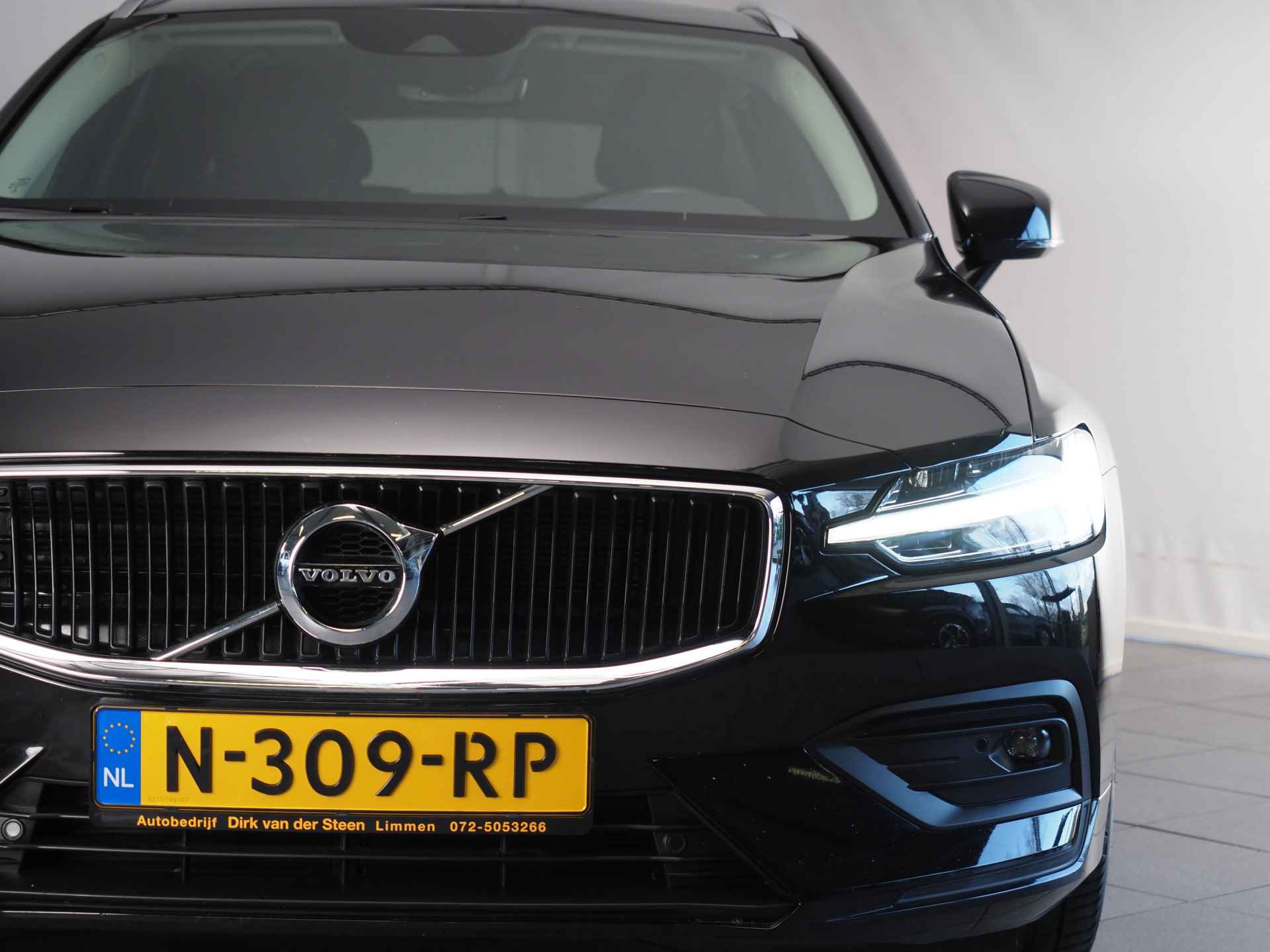 Volvo V60 2.0 B3 Business Pro | achteruitrijcamera | Parkeersensor Voor en Achter | Cruise Control | Apple CarPlay/Andriod Auto | DAB | LED | Keyless Entry/Start | Verwarmde Voorruit | - 17/37