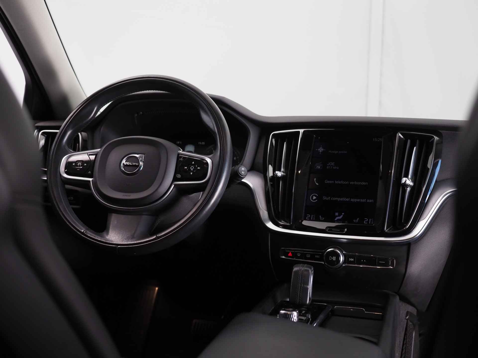 Volvo V60 2.0 B3 Business Pro | achteruitrijcamera | Parkeersensor Voor en Achter | Cruise Control | Apple CarPlay/Andriod Auto | DAB | LED | Keyless Entry/Start | Verwarmde Voorruit | - 20/37