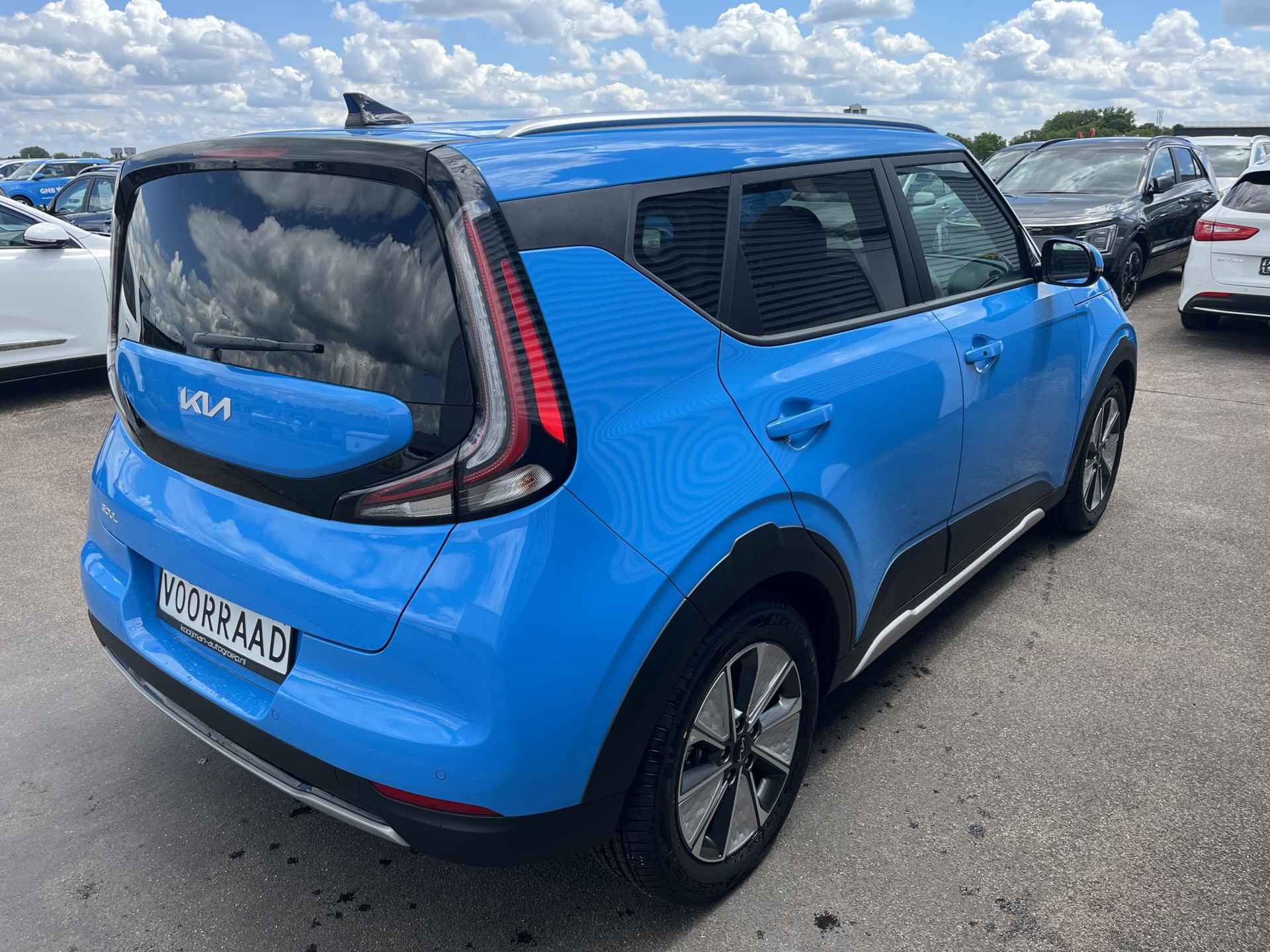 Kia e-Soul ExecutiveLine 64 kWh Nieuw uit voorraad leverbaar! - 9/64