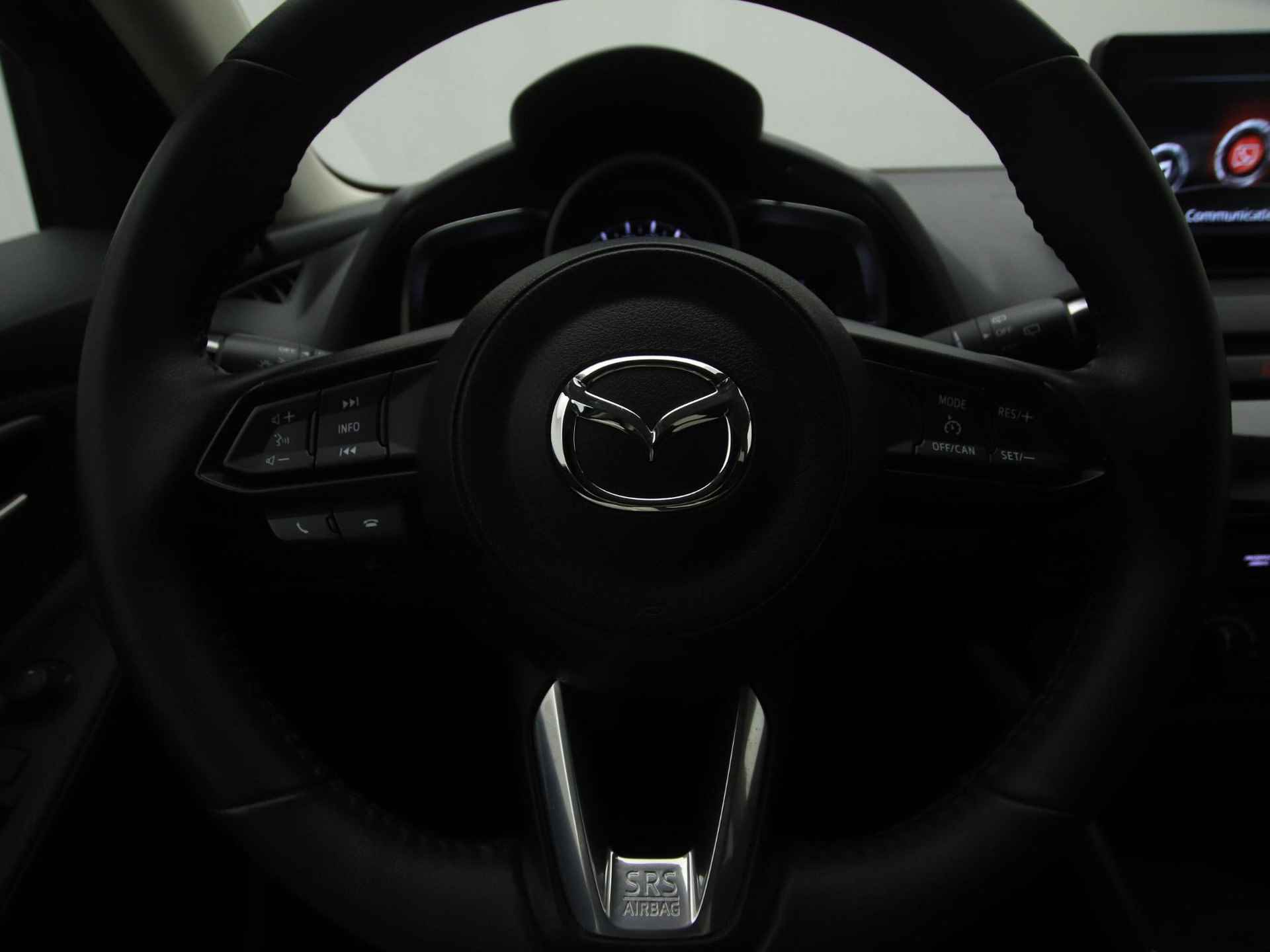 Mazda 2 1.5 Skyactiv-G Sportive met navigatie : dealer onderhouden - 23/46