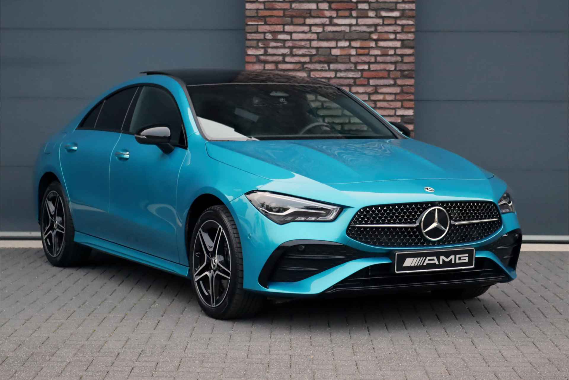 Mercedes-Benz CLA-Klasse 250 e AMG Line Aut8 | Panoramadak | Distronic | Verwarmd Stuurwiel | Keyless Go | Camera | Sfeerverlichting | Nightpakket | Zitcomfortpakket | Dodehoekassistent | - 4/37