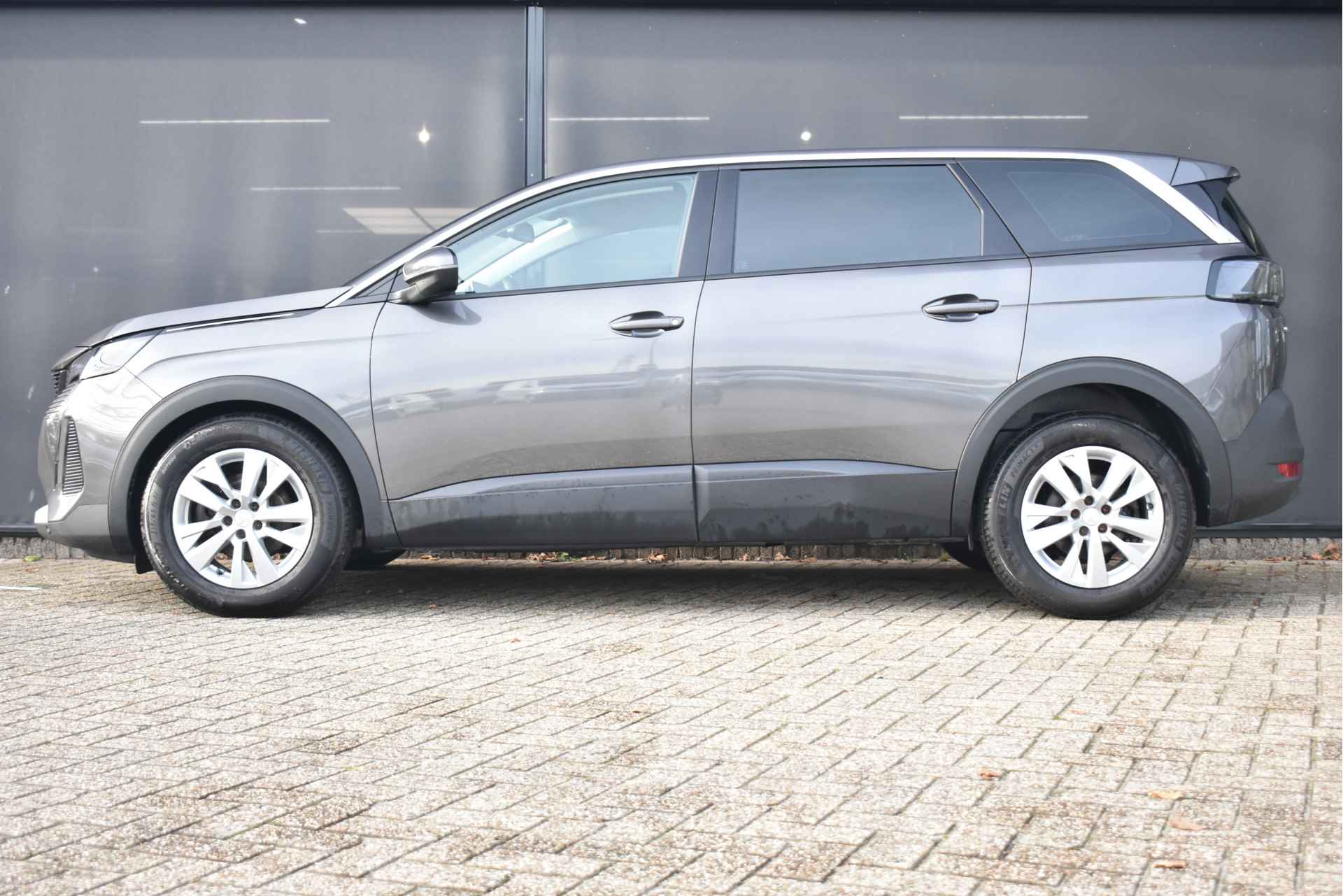 Peugeot 5008 1.2 PureTech Active 130pk 7p. | Navigatie by App | Achteruitrijcamera | Climate Control | Full-LED | Parkeersensoren | Cruise Co - 4/41