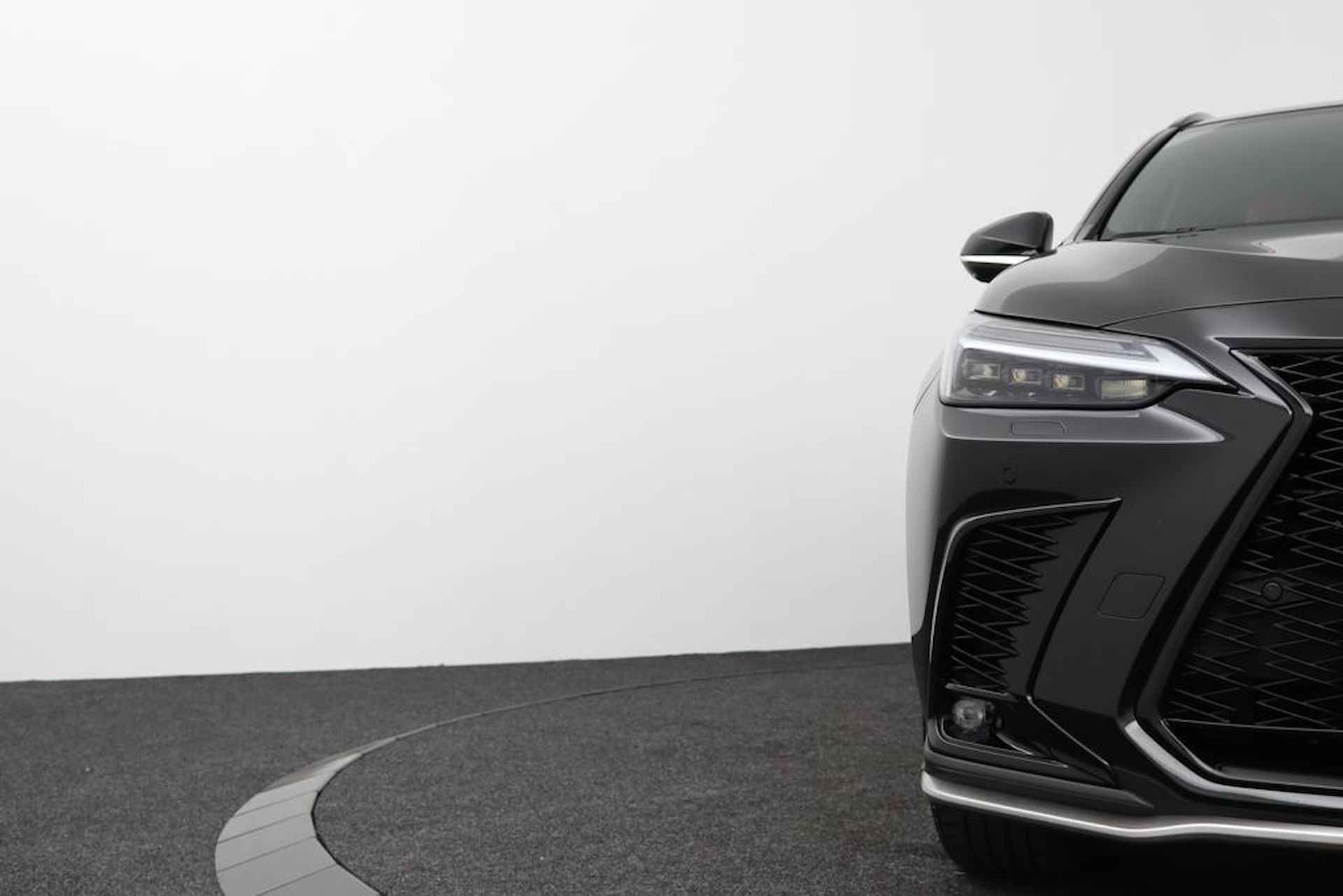 Lexus NX 450h+ AWD F Sport Line | Adaptief onderstel | Head-Up Display | Rondomzicht camera | Stoelgeheugen - 34/60