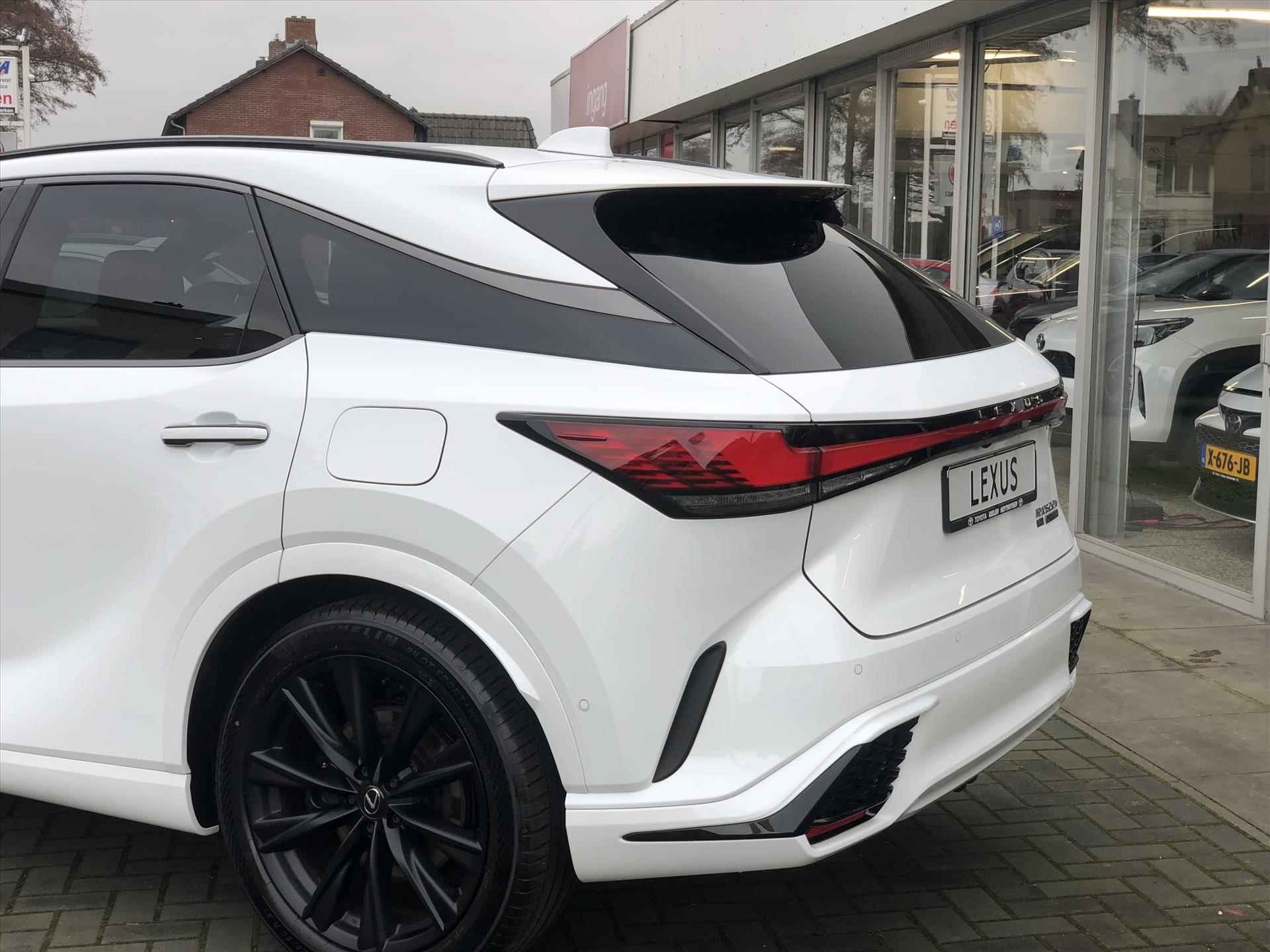 Lexus Rx 500h Turbo AWD 371pk F Sport Line | Panoramadak, Trekhaak, Stoelventilatie, Leer, 360 Camera, Mark Levinson, Stuurverwarming - 8/56