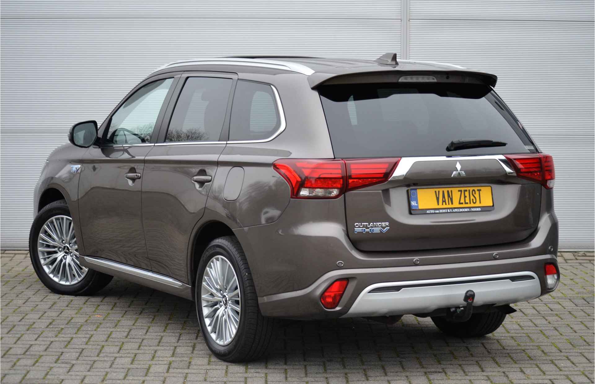 Mitsubishi Outlander PHEV 2.4 INSTYLE 4WD | PLUG IN HYBRID | V2G | FULL OPTIONS | SCHUIFDAK | ADAPTIEF CRUISE | TREKHAAK 1500KG | FABRIEKGARANTIE TOT 07-2025 | ALL IN RIJKLAARPRIJS - 8/52