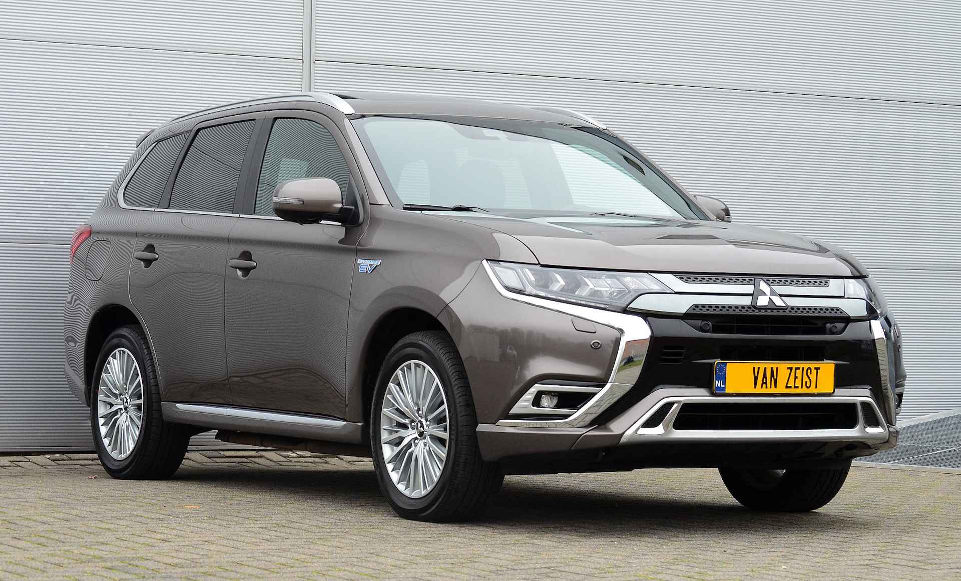 Mitsubishi Outlander PHEV 2.4 INSTYLE 4WD | PLUG IN HYBRID | V2G | FULL OPTIONS | SCHUIFDAK | ADAPTIEF CRUISE | TREKHAAK 1500KG | FABRIEKGARANTIE TOT 07-2025 | ALL IN RIJKLAARPRIJS - 13/52