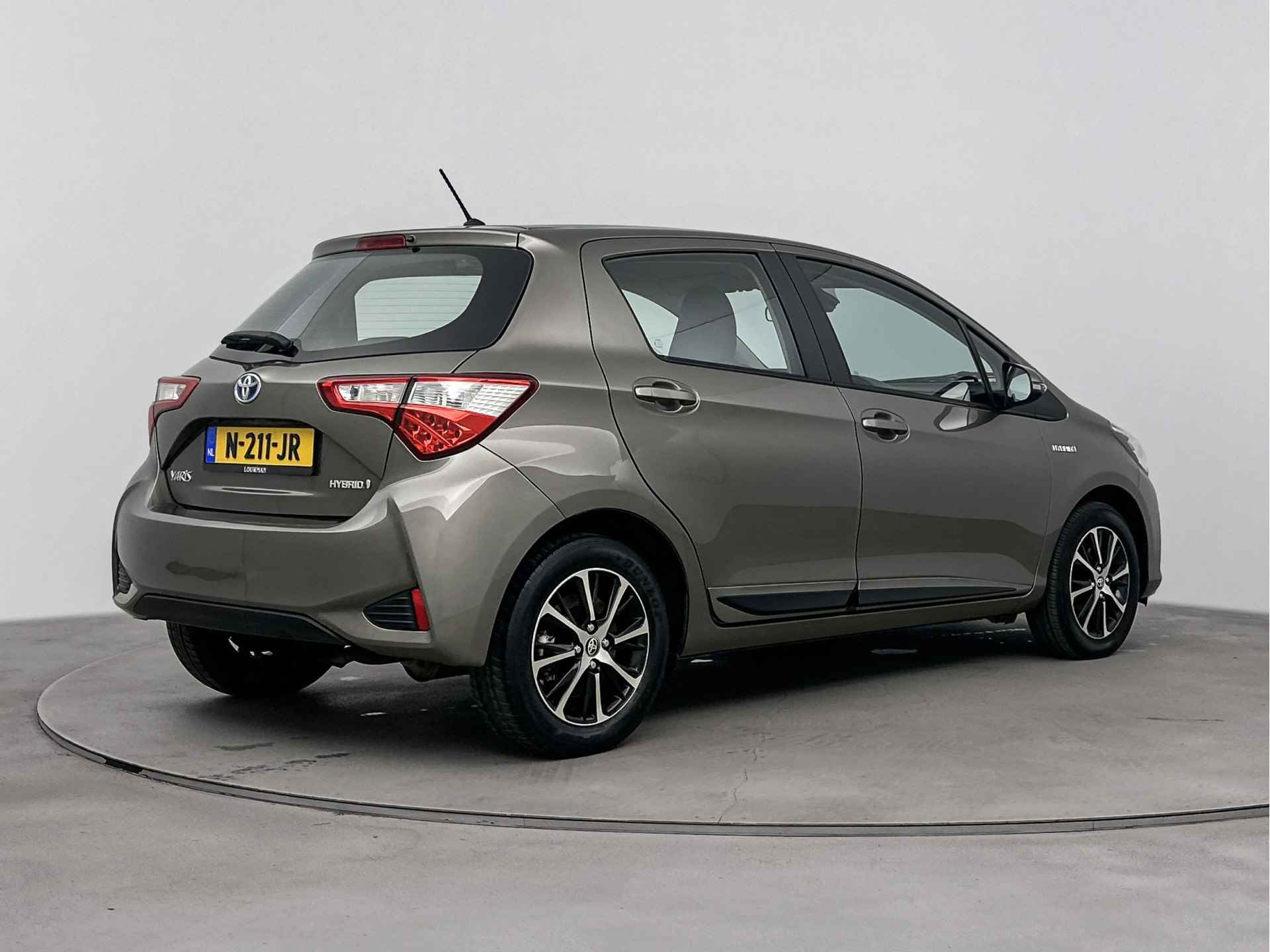 Toyota Yaris 1.5 Hybrid Design Sport Limited | Camera | Climate Control | LM velgen | - 17/41