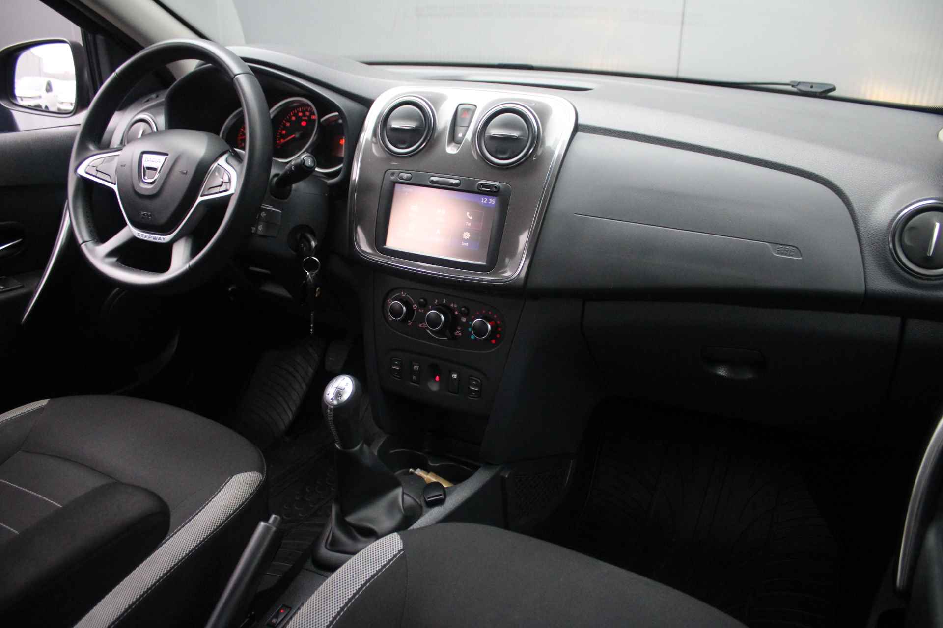 Dacia Sandero 0.9 TCe Bi-Fuel SL Stepway NAVI | PDC ACHTER | CRUISE CONTROL | 16" LMV | - 17/26