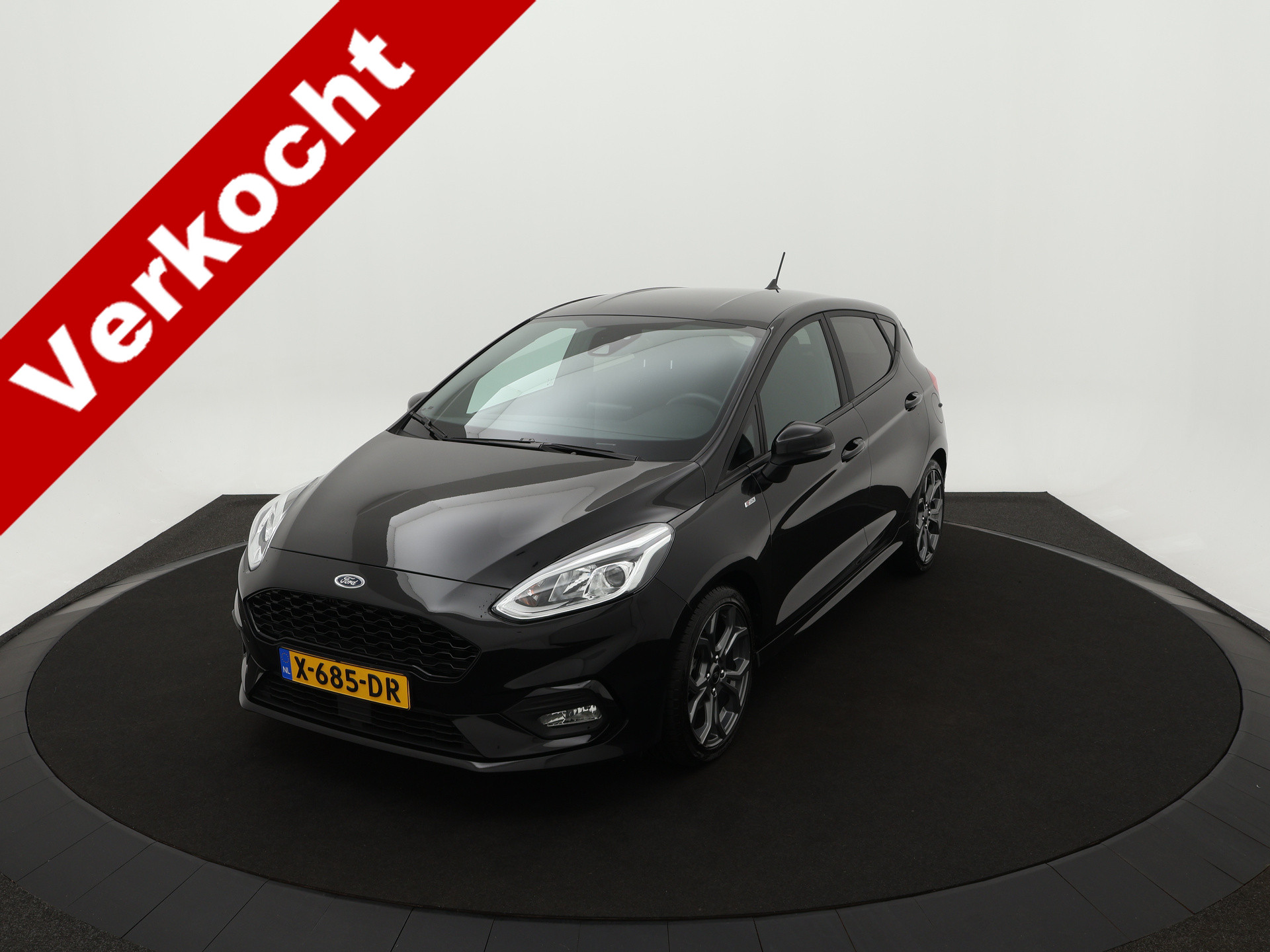 Ford Fiesta EcoBoost Hybrid 125 pk ST-Line | Winter Pack | LED | Apple Carplay | Clima | Navi | All Seasonbanden |