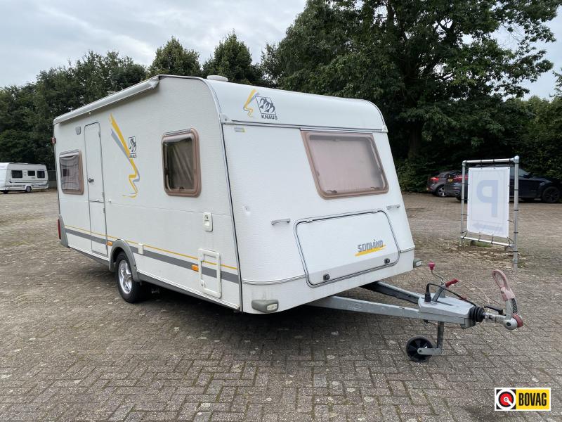 Knaus Sudwind 450 FU vast bed en mover