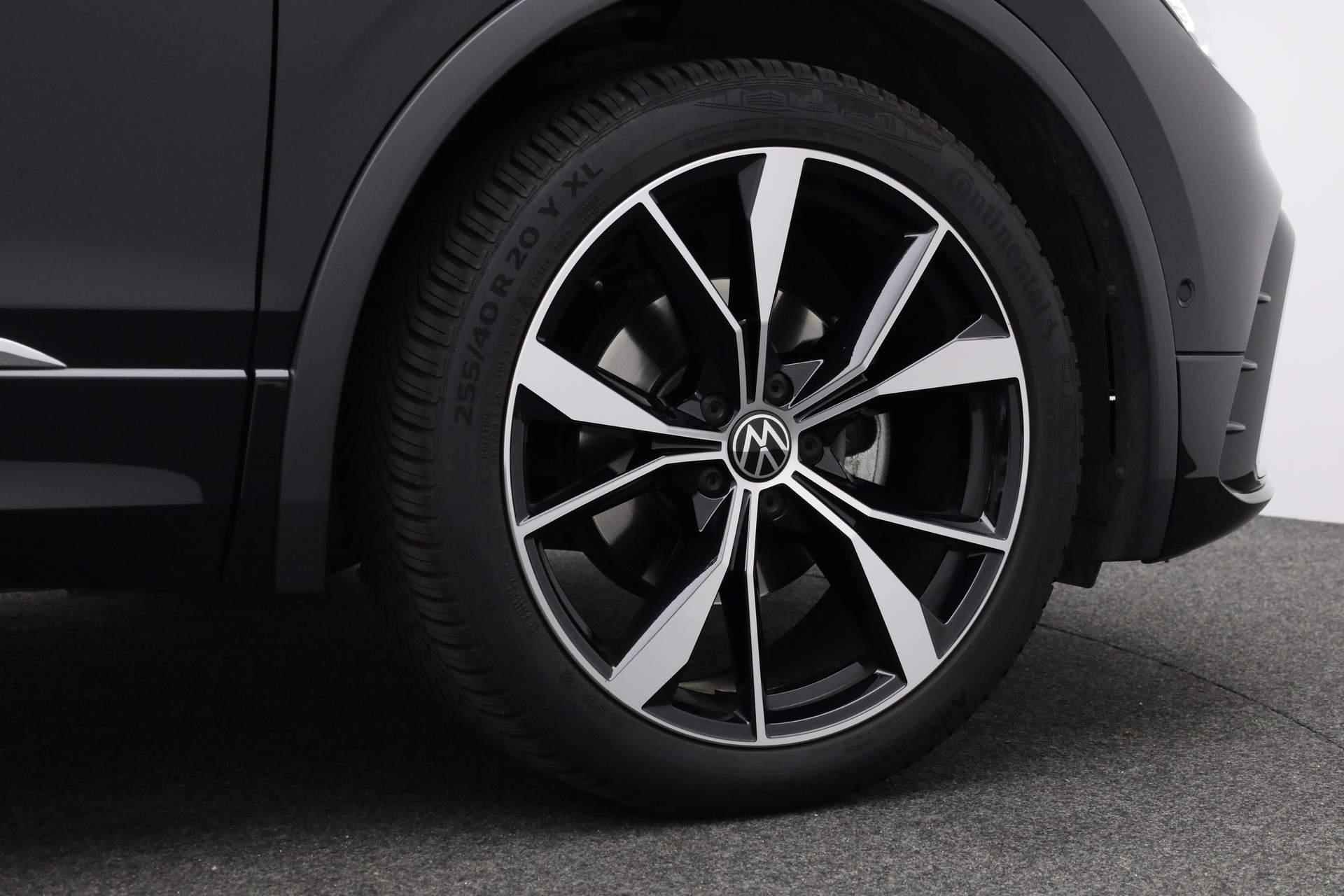 Volkswagen Tiguan 1.5 TSI 150PK DSG R-Line | Pano | Trekhaak | IQ Light | Navi | Camera | Stoelverwarming - 19/47
