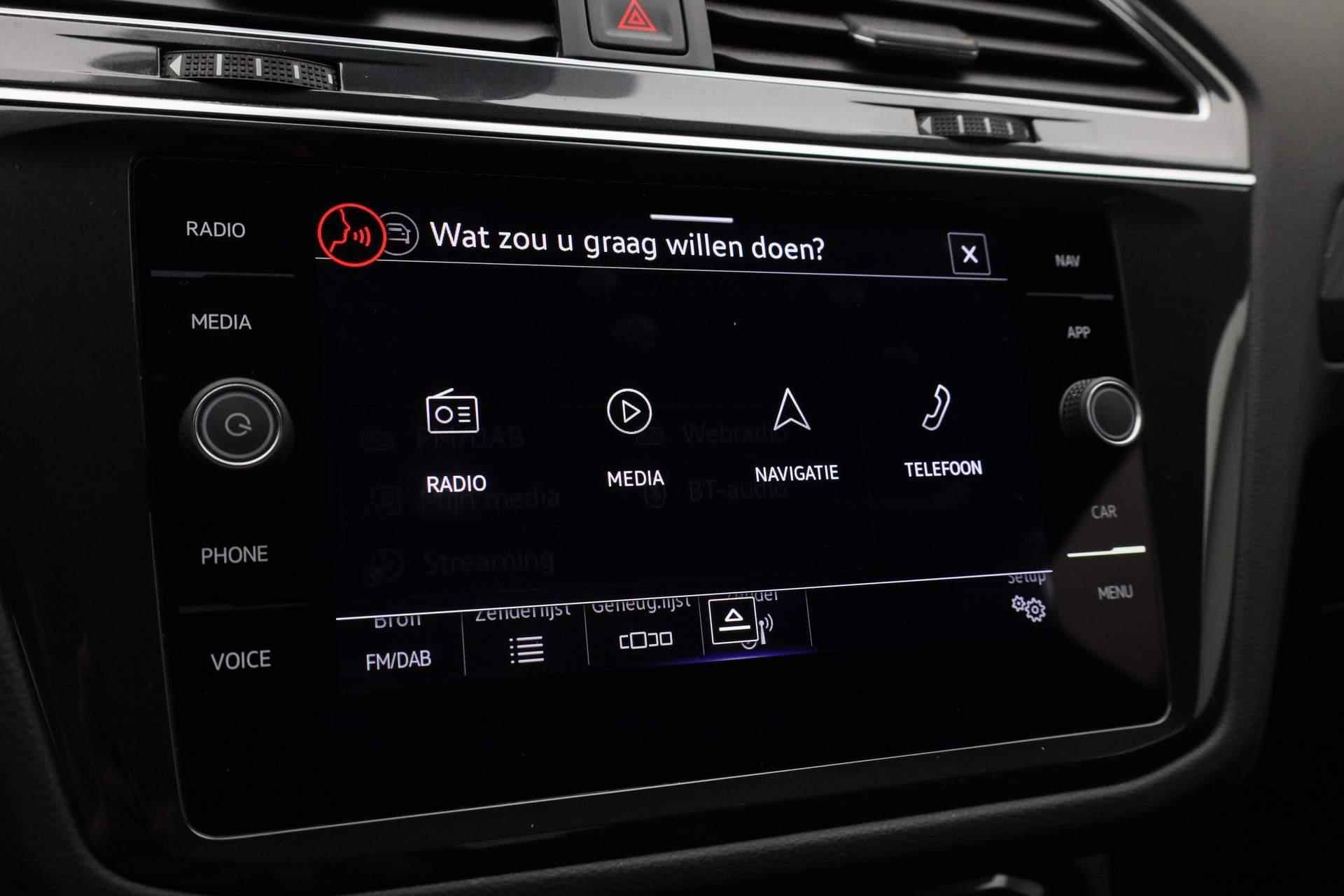 Volkswagen Tiguan 1.5 TSI 150PK DSG R-Line | Pano | Trekhaak | IQ Light | Navi | Camera | Stoelverwarming - 37/47