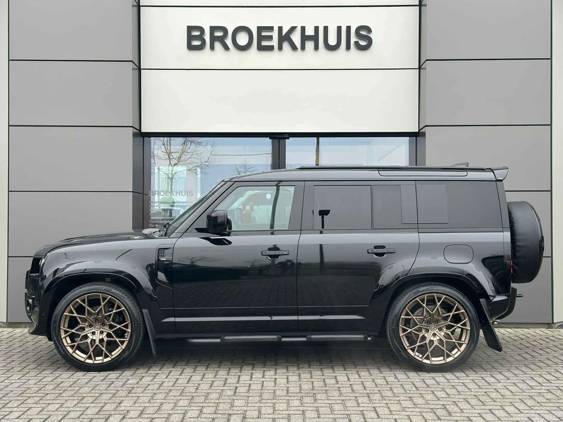 Land Rover Defender URBAN WideTrack 110 X-Dynamic HSE | 23" URBAN UC-9 velgen Brons | URBAN WideTrack verbreders | Full Options | - 2/15