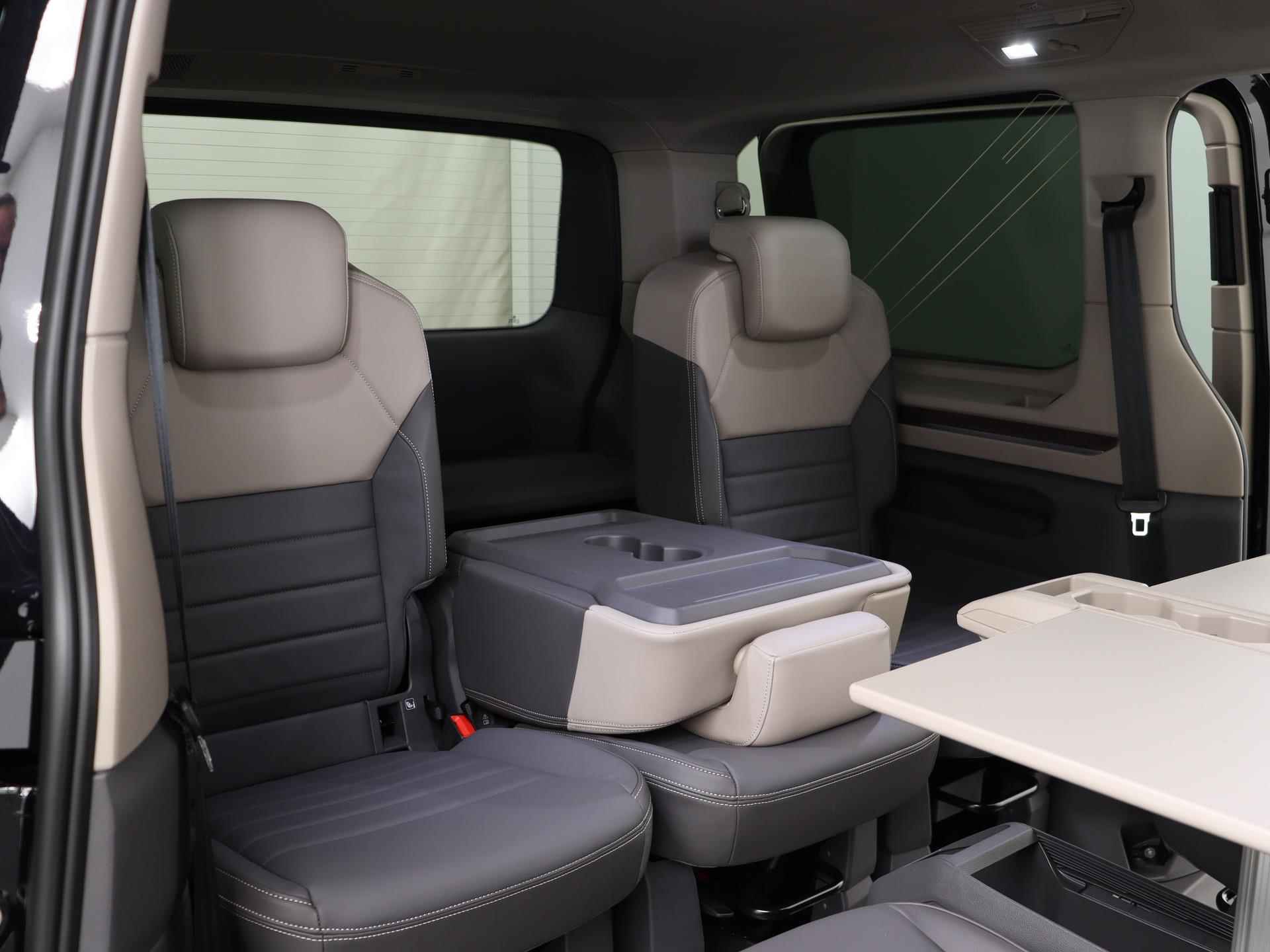Volkswagen Multivan 1.4 eHybrid L2H1 Style | Direct leverbaar | Head up | Adaptive cruise control | 7 persoons VIS a VIS | Trekhaak | Chrome lijst | App connect | Leder | Travel assist | - 23/76