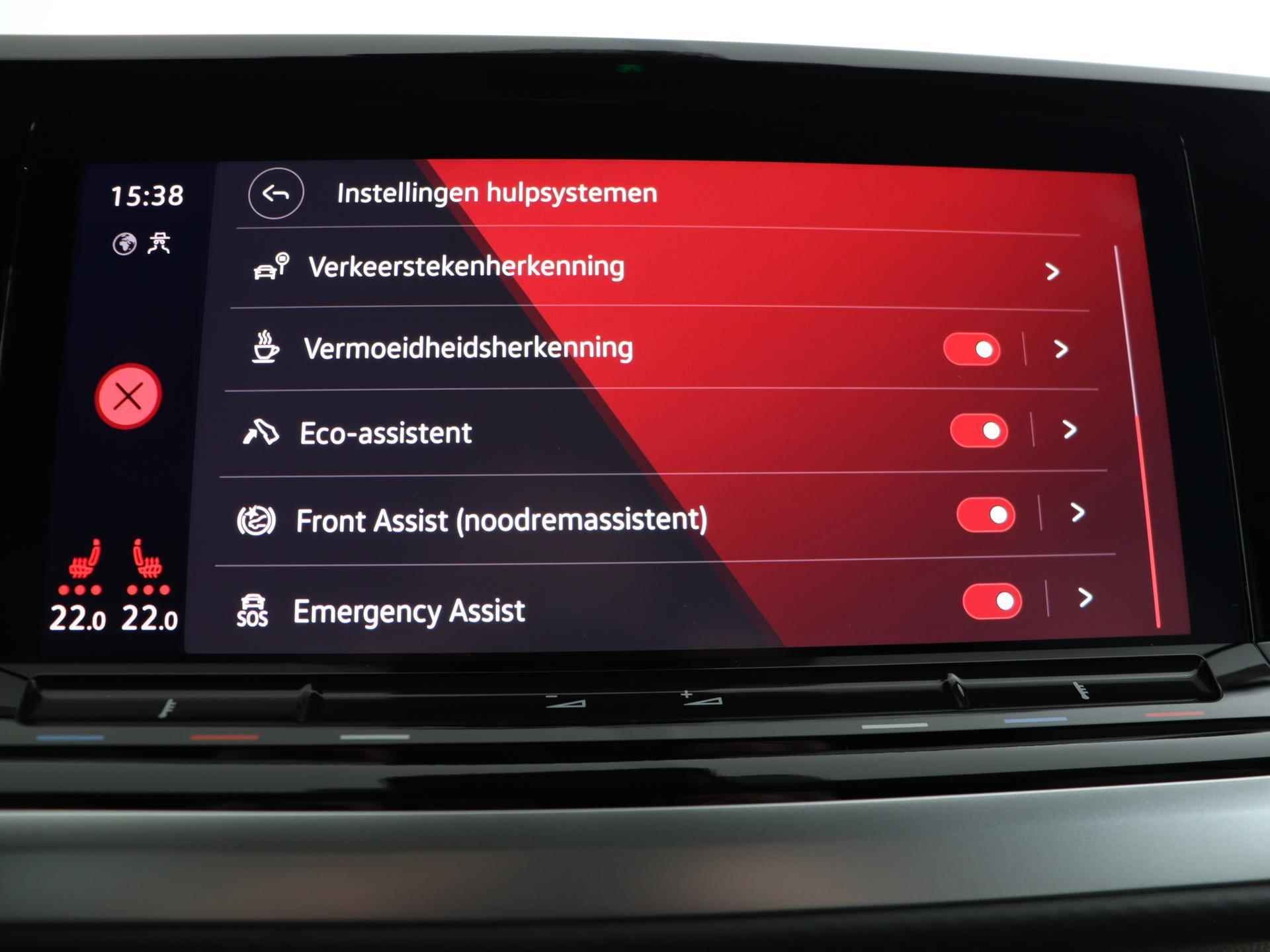 Volkswagen Multivan 1.4 eHybrid L2H1 Style | Direct leverbaar | Head up | Adaptive cruise control | 7 persoons VIS a VIS | Trekhaak | Chrome lijst | App connect | Leder | Travel assist | - 64/76