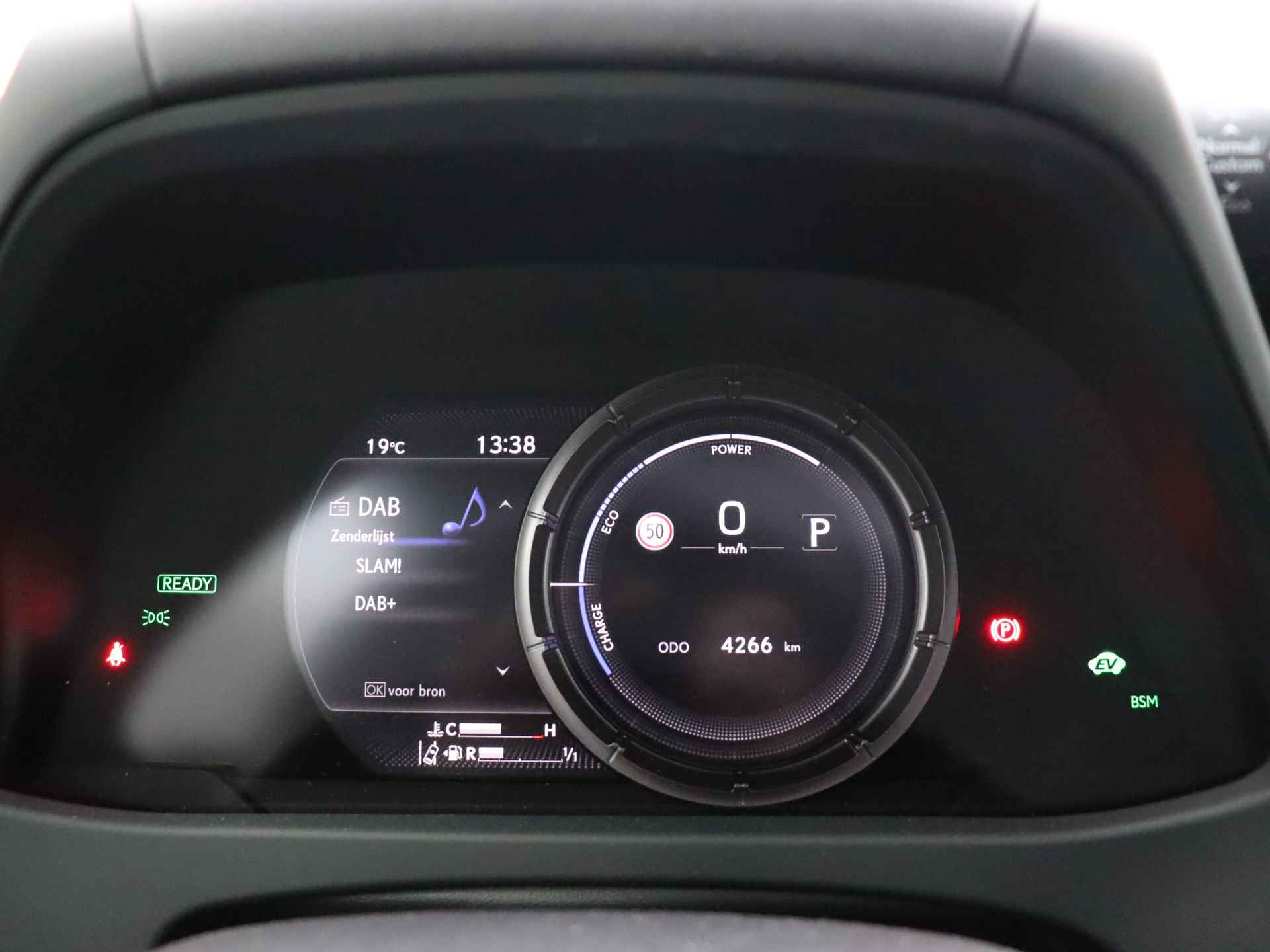 Lexus UX 250h F Sport Line | Head Up Display | Open dak | 360 Camera | Stoelkoeling | - 6/35