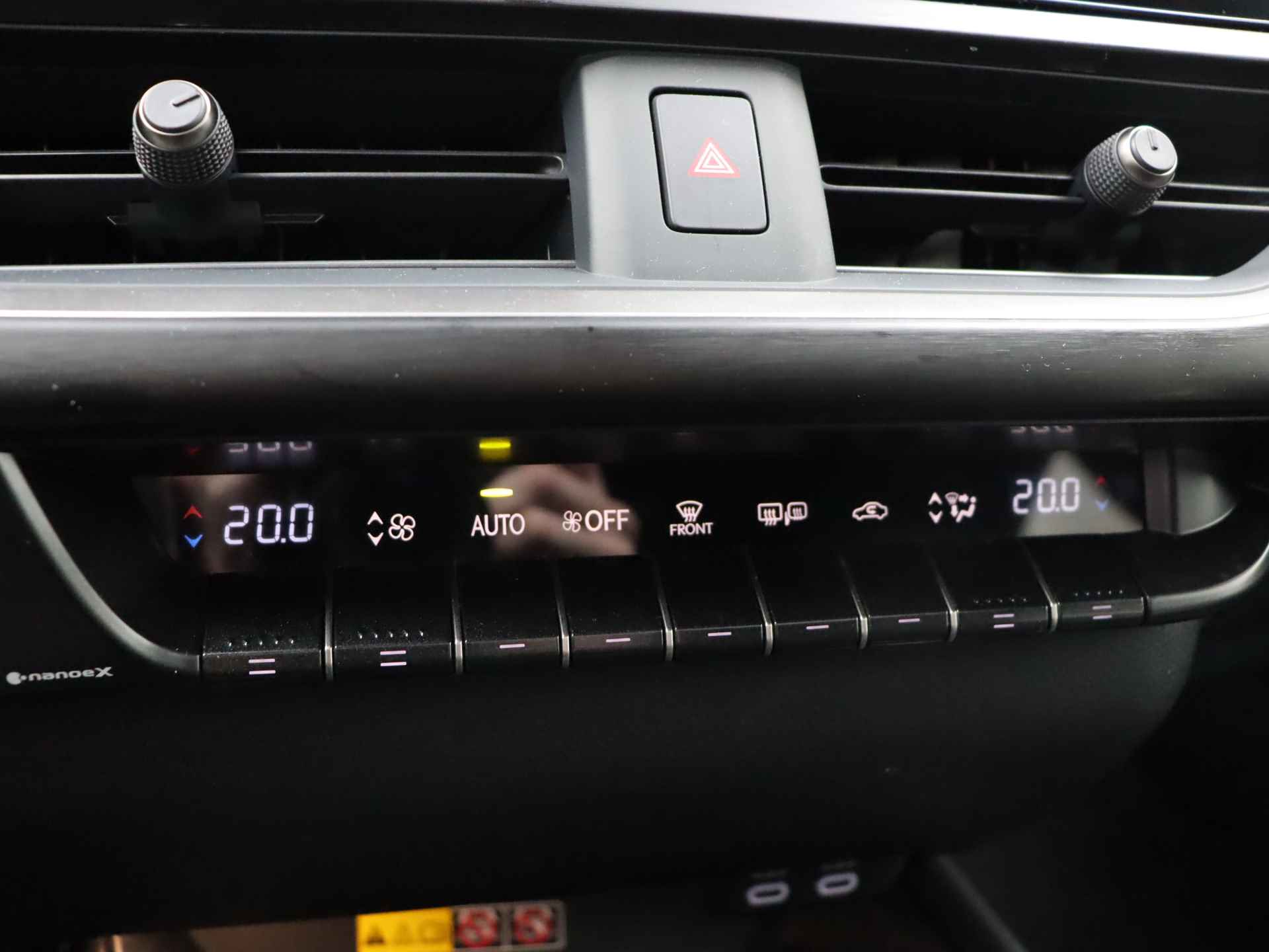 Lexus UX 250h F Sport Line | Head Up Display | Open dak | 360 Camera | Stoelkoeling | - 9/35
