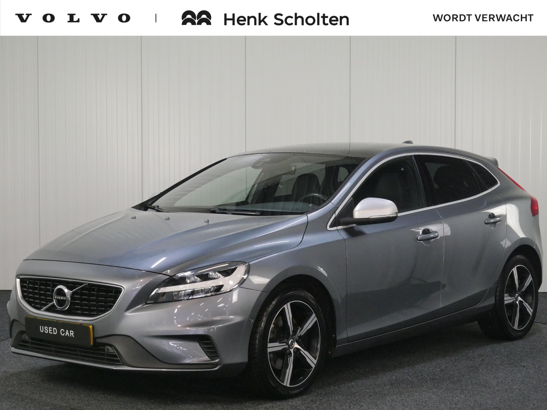 Volvo V40 T3 AUT6 152PK Polar+ Sport, Harman/Kardon Premium Audio, Panoramadak, Parkeercamera, Keyless Entry, 17'' Lichtmetalen Velgen, Volvo on Call, Navigatie, Stoelverwarming, Cruise Control, Getint Glas, DAB+ Radio, Bluetooth Telefonie & Multimedia