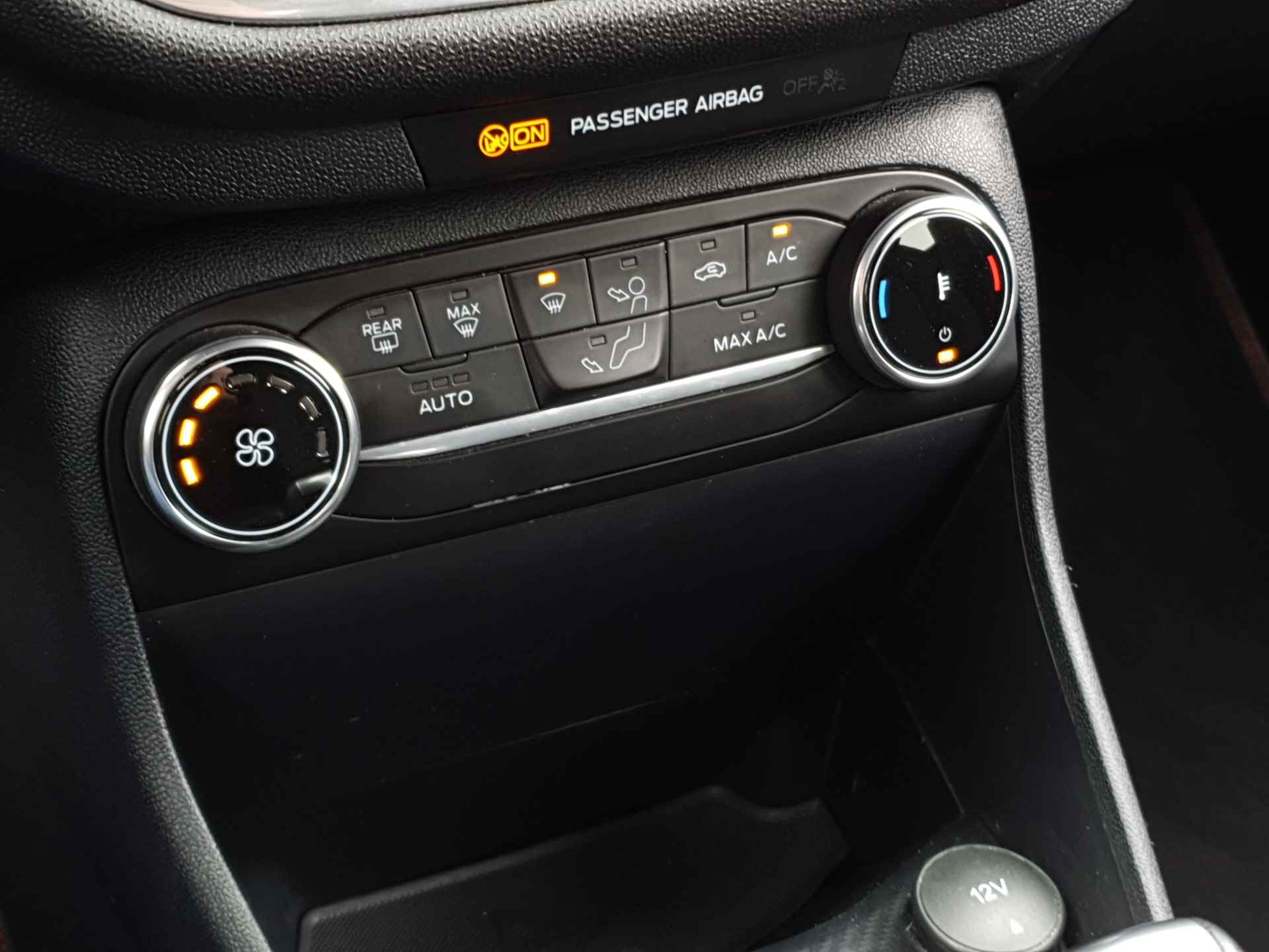 Ford Fiesta 1.0 ST-Line | Automaat! | Achteruitrijcamera | Adap. Cruise Control | BLIS | Parkeersenoren - 31/37