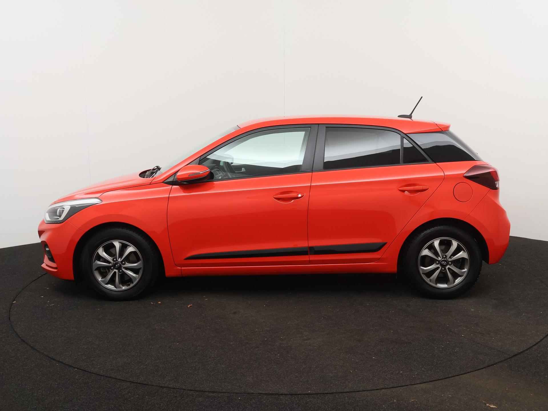 Hyundai i20 1.0 T-GDI Comfort | AUTOMAAT | Navigatie |"16 LMV | Privacy Glass | ECC | Cruise Control | PDC | DAB | Set Winterbanden op LMV. | - 2/15