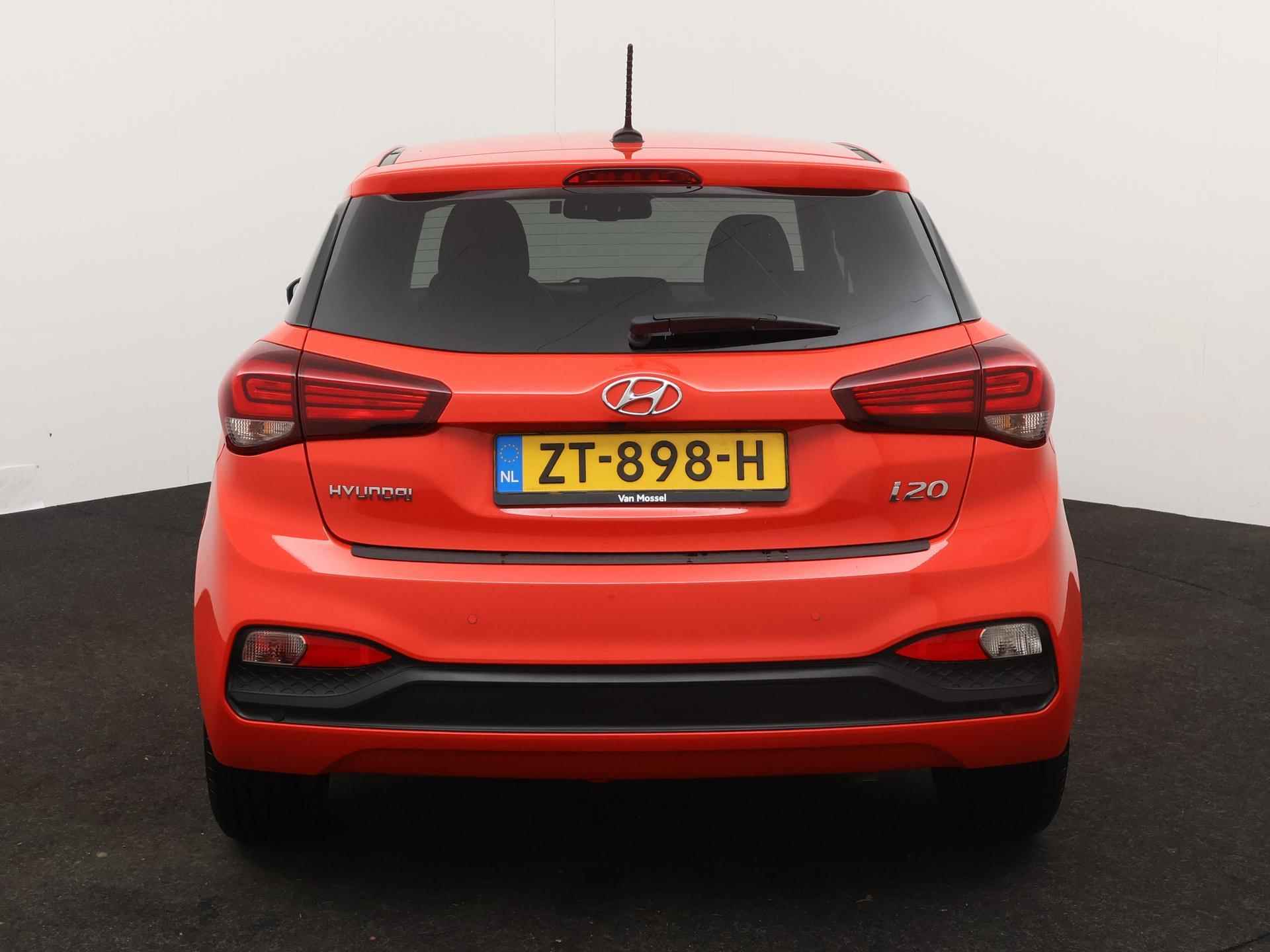 Hyundai i20 1.0 T-GDI Comfort | AUTOMAAT | Navigatie |"16 LMV | Privacy Glass | ECC | Cruise Control | PDC | DAB | Set Winterbanden op LMV. | - 3/15