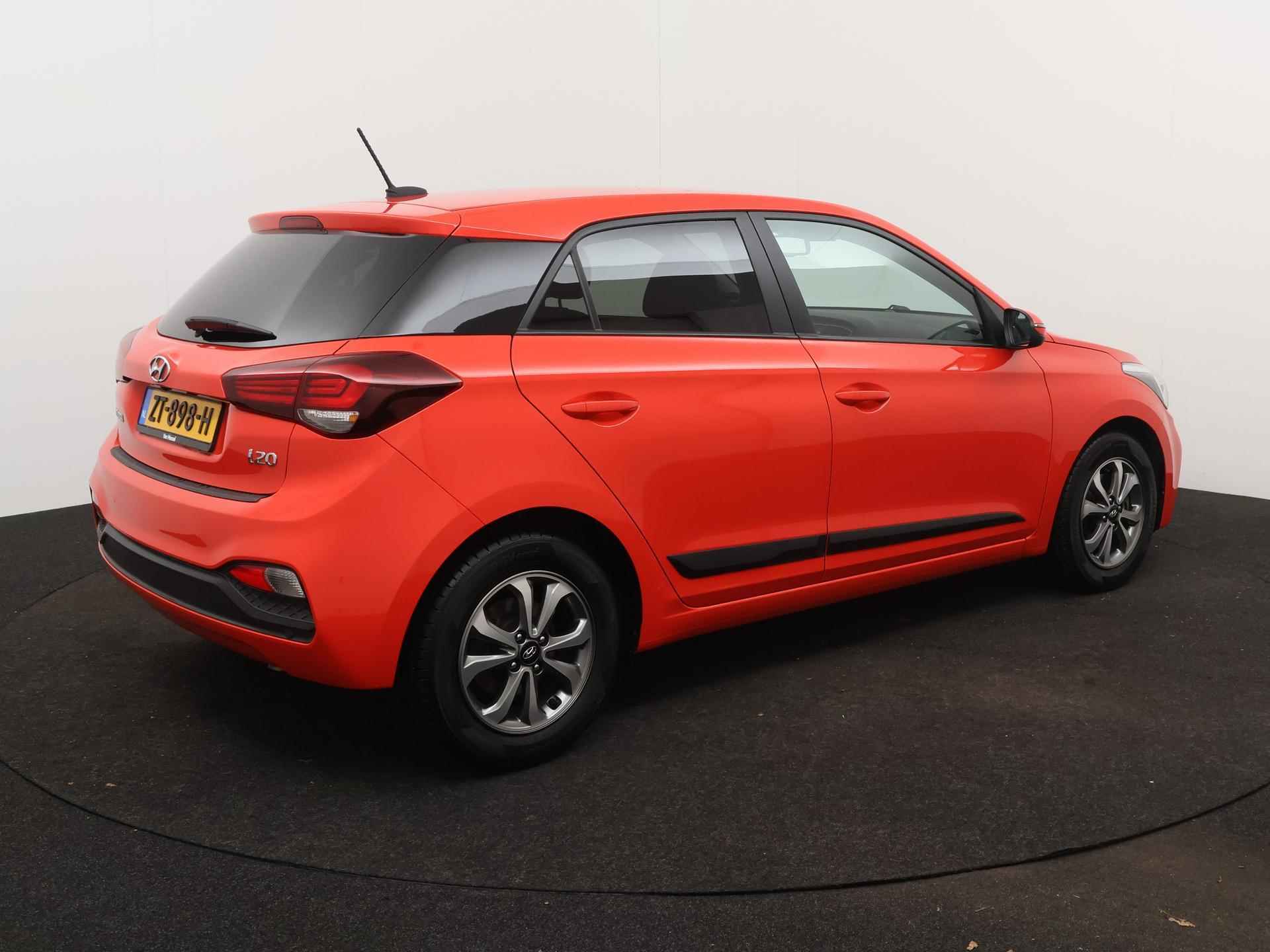 Hyundai i20 1.0 T-GDI Comfort | AUTOMAAT | Navigatie |"16 LMV | Privacy Glass | ECC | Cruise Control | PDC | DAB | Set Winterbanden op LMV. | - 4/15