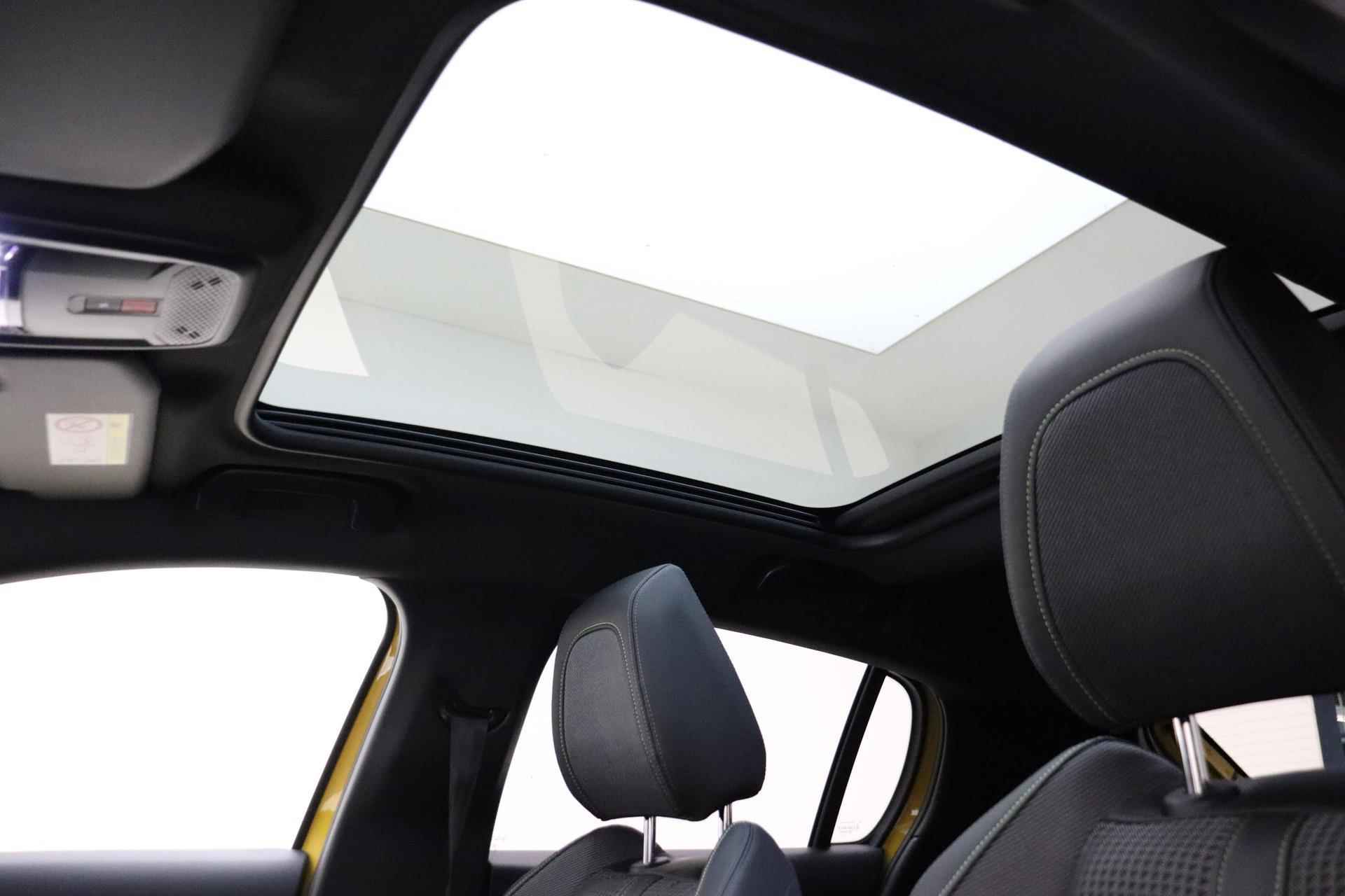 Peugeot 208 1.2 PureTech GT-Line | Panorama Dak | Stoelverwarming | Navigatie | Climate & Adaptive Cruise Control | PDC voor + achter | Camera | LED | - 20/36