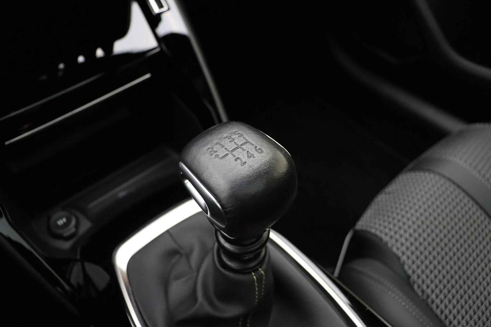 Peugeot 208 1.2 PureTech GT-Line | Panorama Dak | Stoelverwarming | Navigatie | Climate & Adaptive Cruise Control | PDC voor + achter | Camera | LED | - 28/36